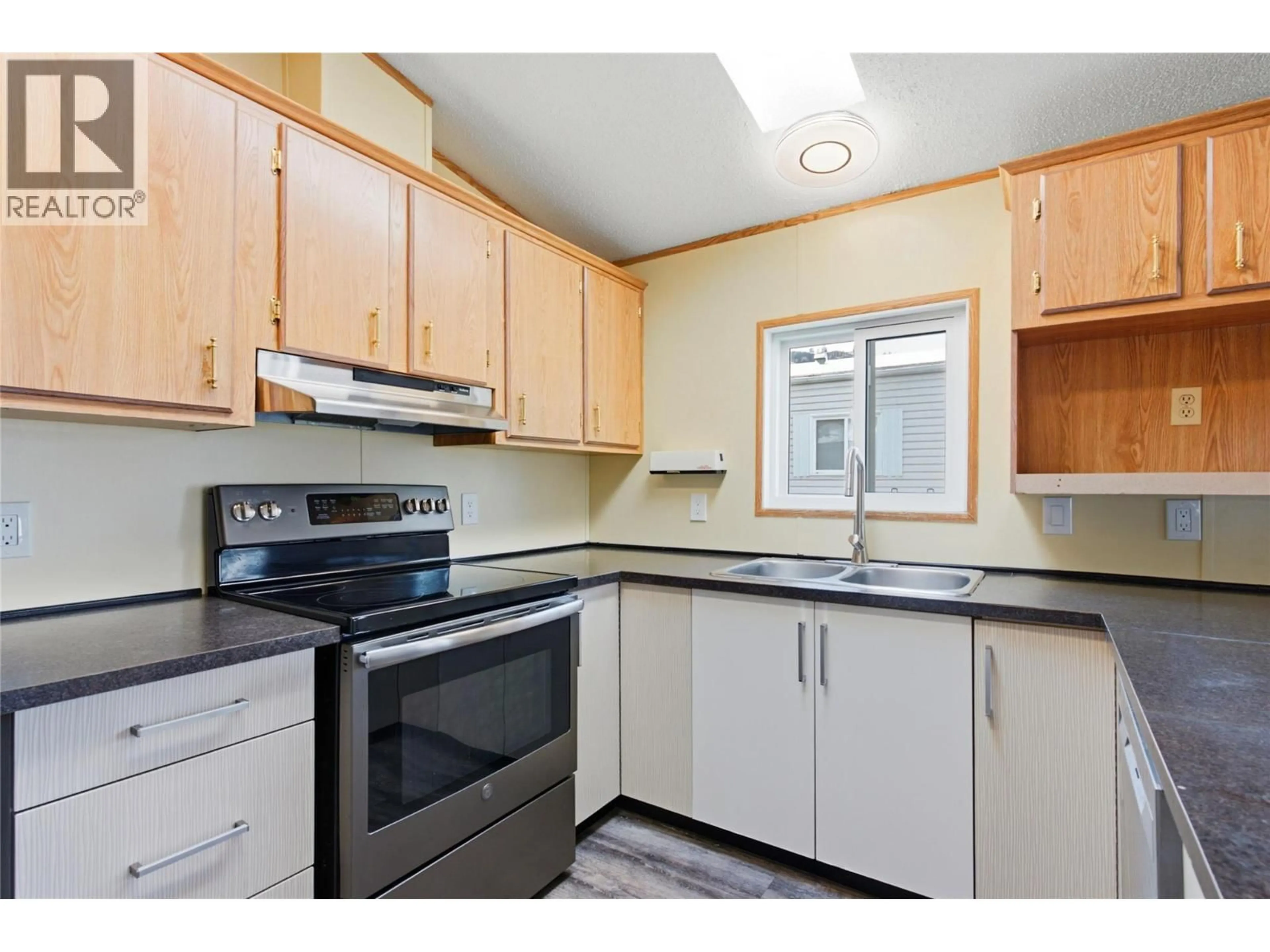 Standard kitchen, unknown for 3 - 1175 ROSE HILL ROAD, Kamloops British Columbia V2E1G9