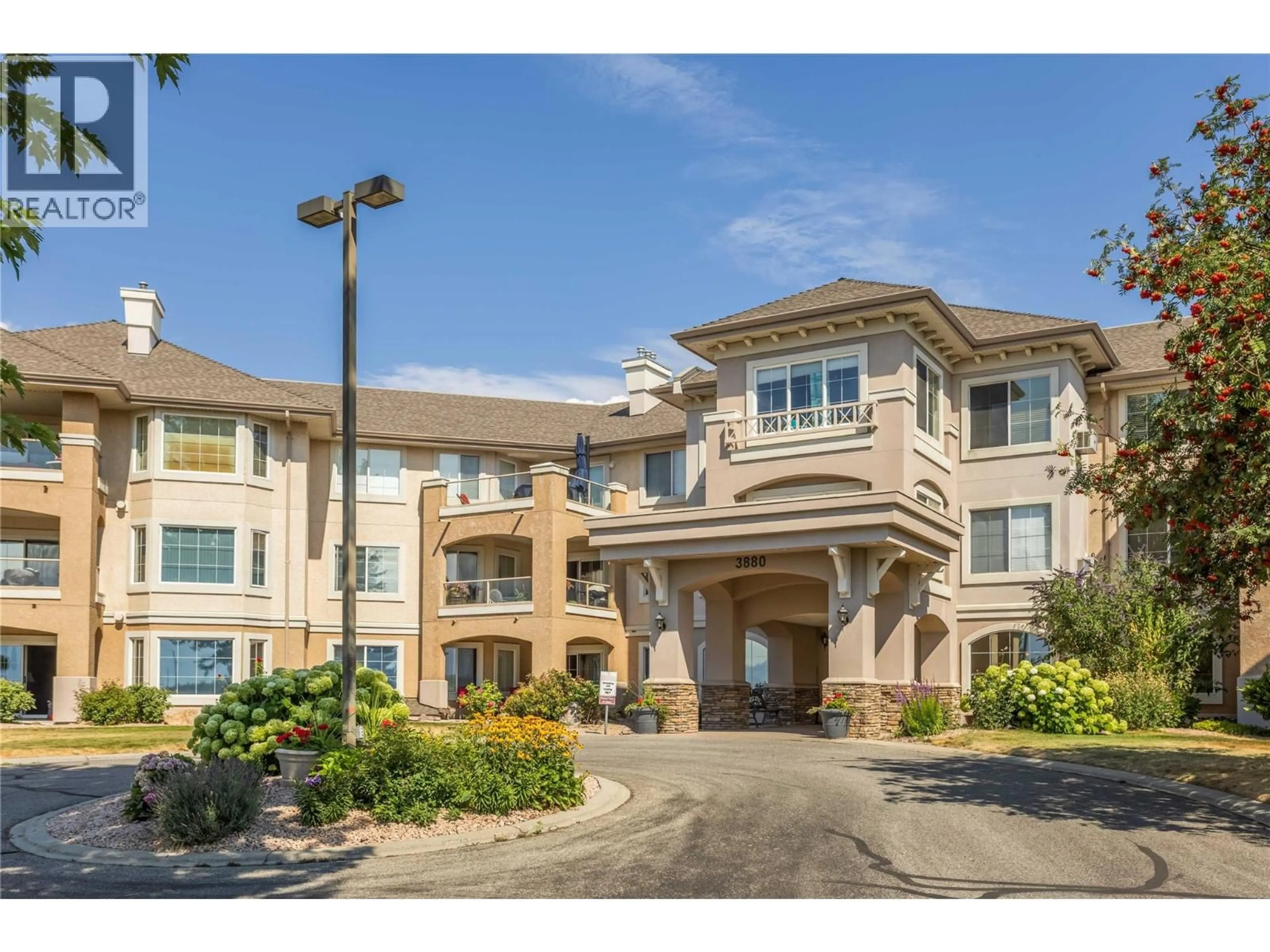 Indoor foyer for 314 - 3880 BROWN ROAD, West Kelowna British Columbia V4T2J5