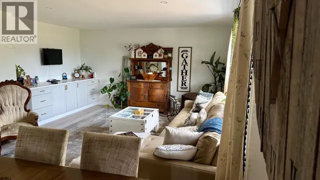 2190 BLACKWELL AVENUE, Merritt 3