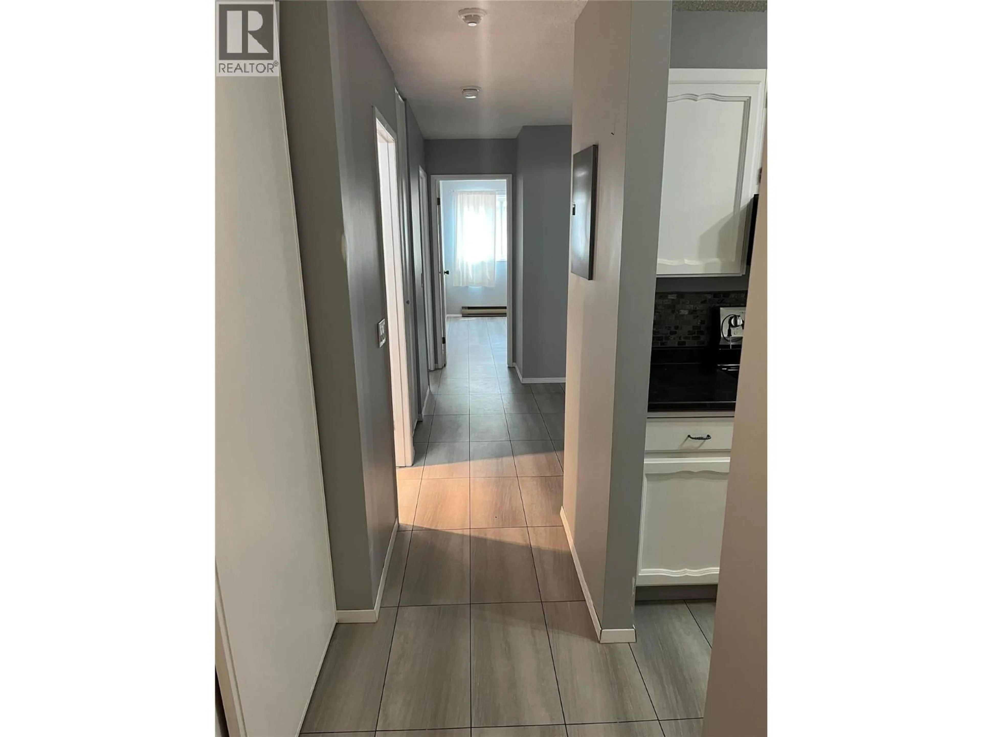 Unknown for 202 - 555 ROWCLIFFE AVENUE, Kelowna British Columbia V1Y5X8