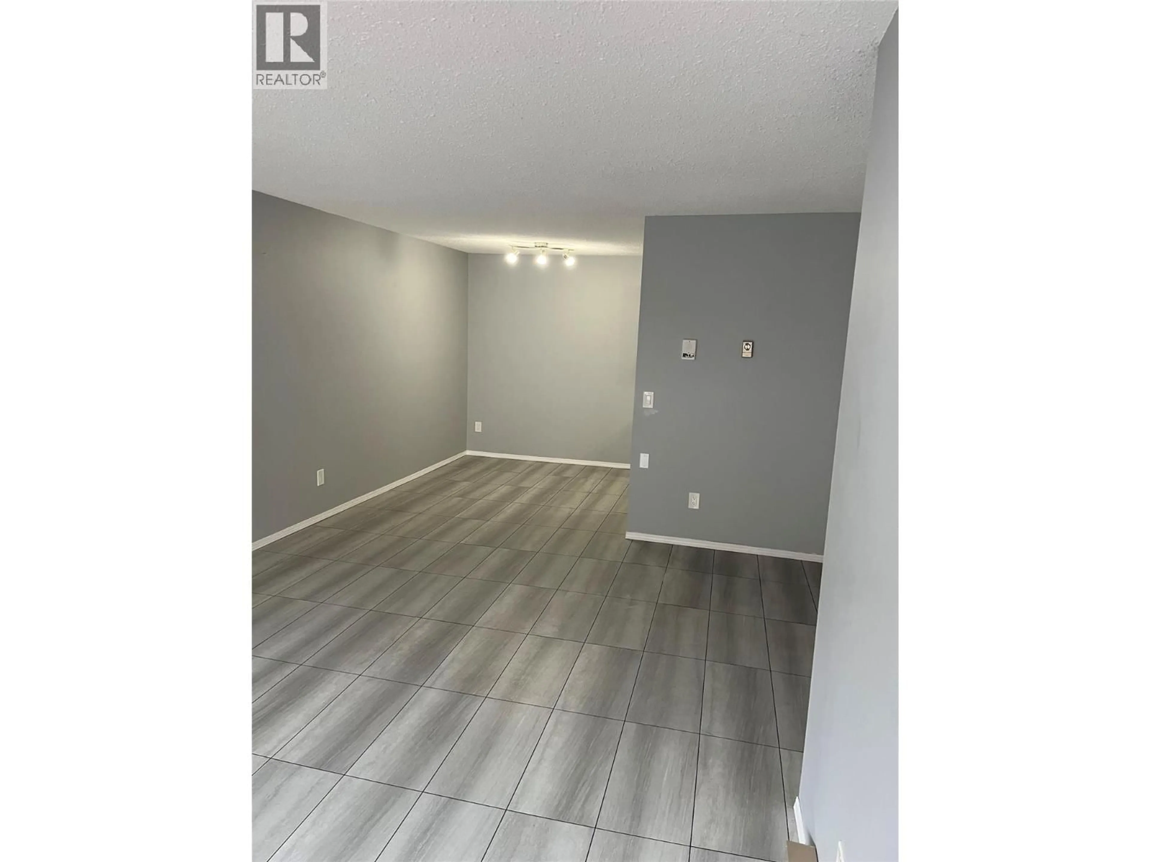 A pic of a room for 202 - 555 ROWCLIFFE AVENUE, Kelowna British Columbia V1Y5X8