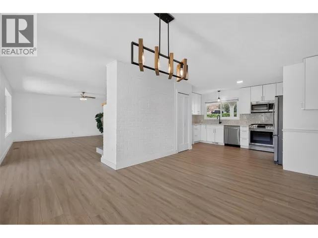 6531 LONGACRE DRIVE, Vernon 5