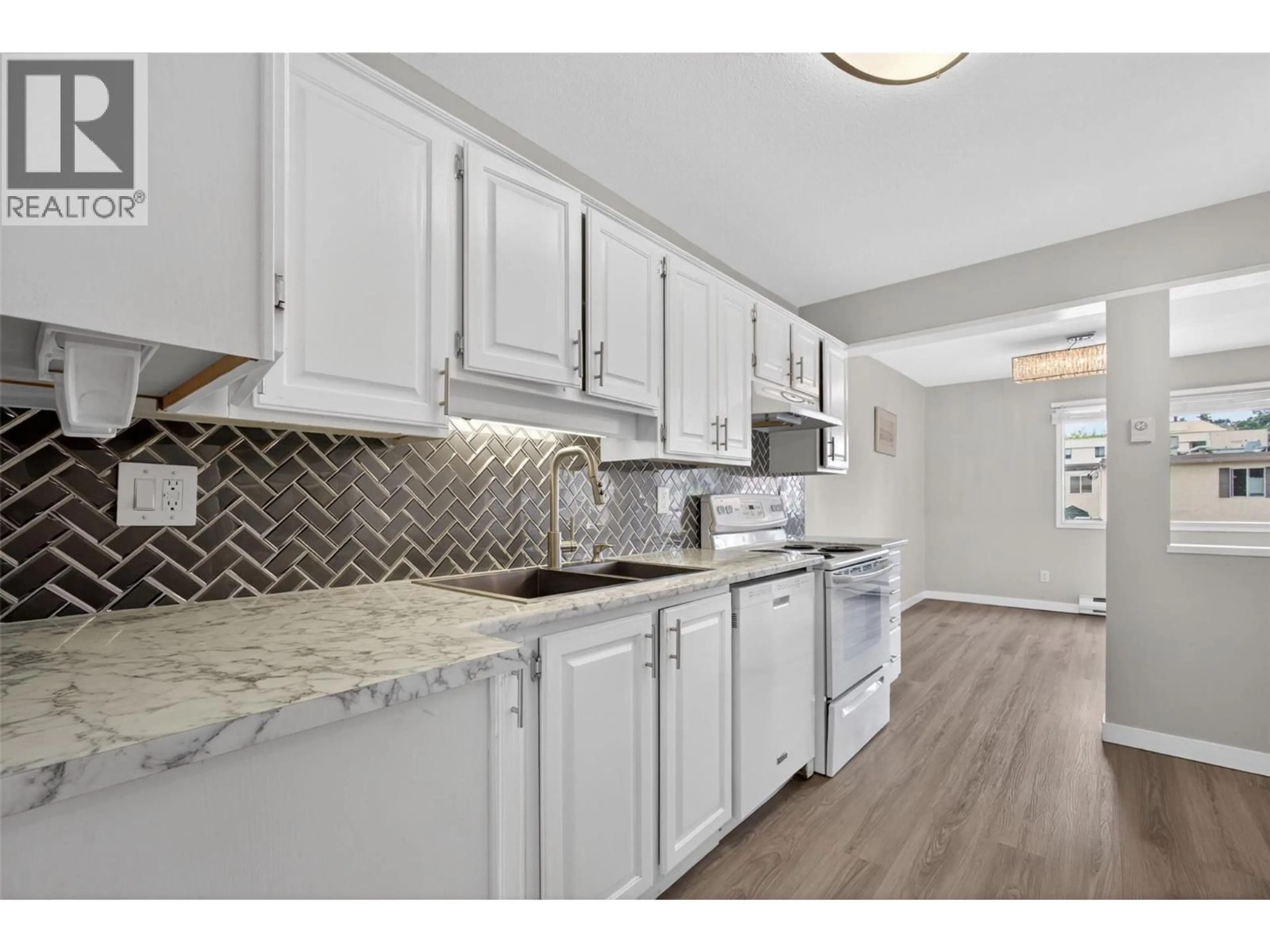 Unknown for 101 - 1610 GORDON DRIVE, Kelowna British Columbia V1Y3G9