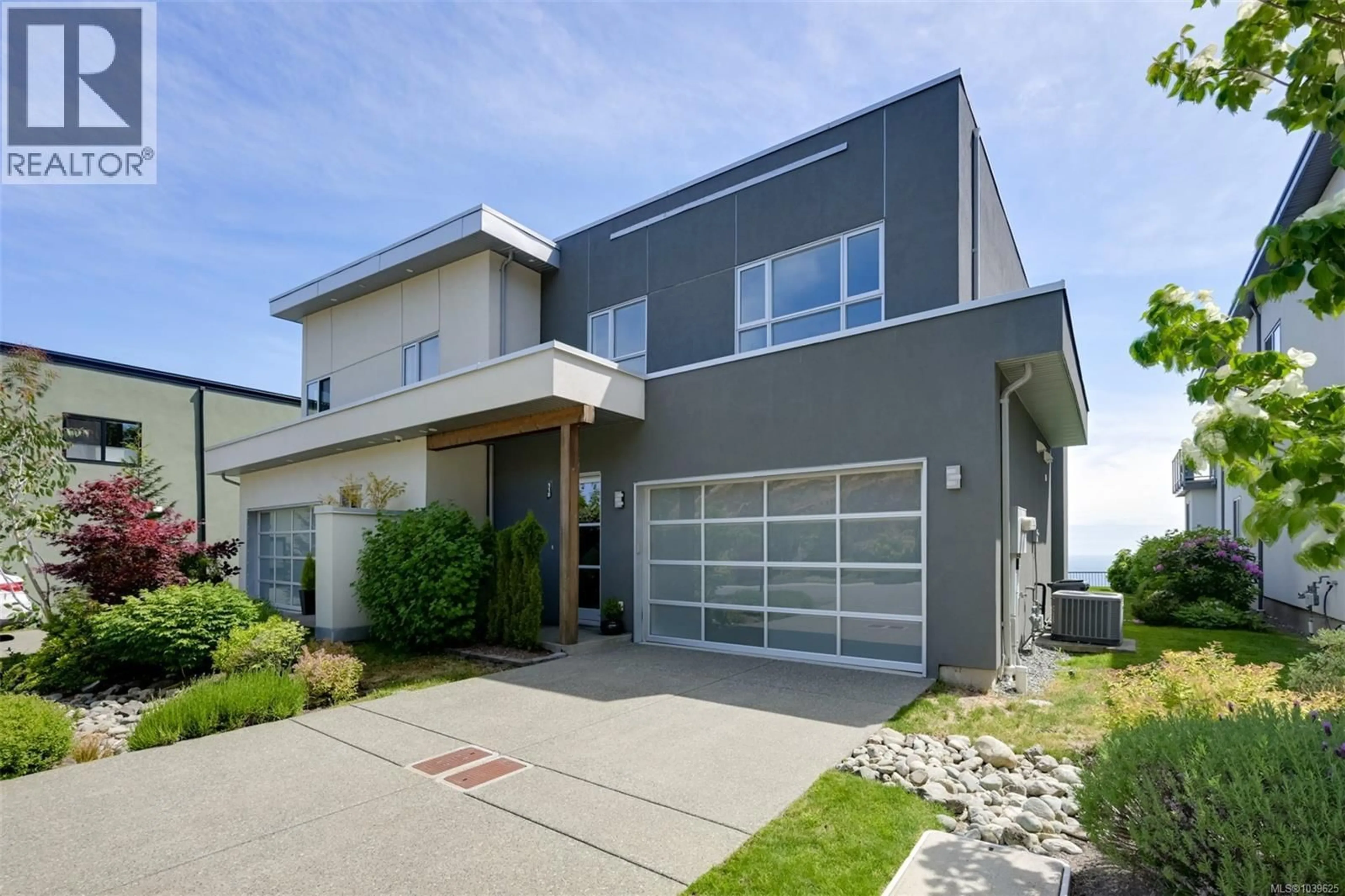 Home with vinyl exterior material, street for 118 - 539 DELORA DRIVE, Colwood British Columbia V9C0M2