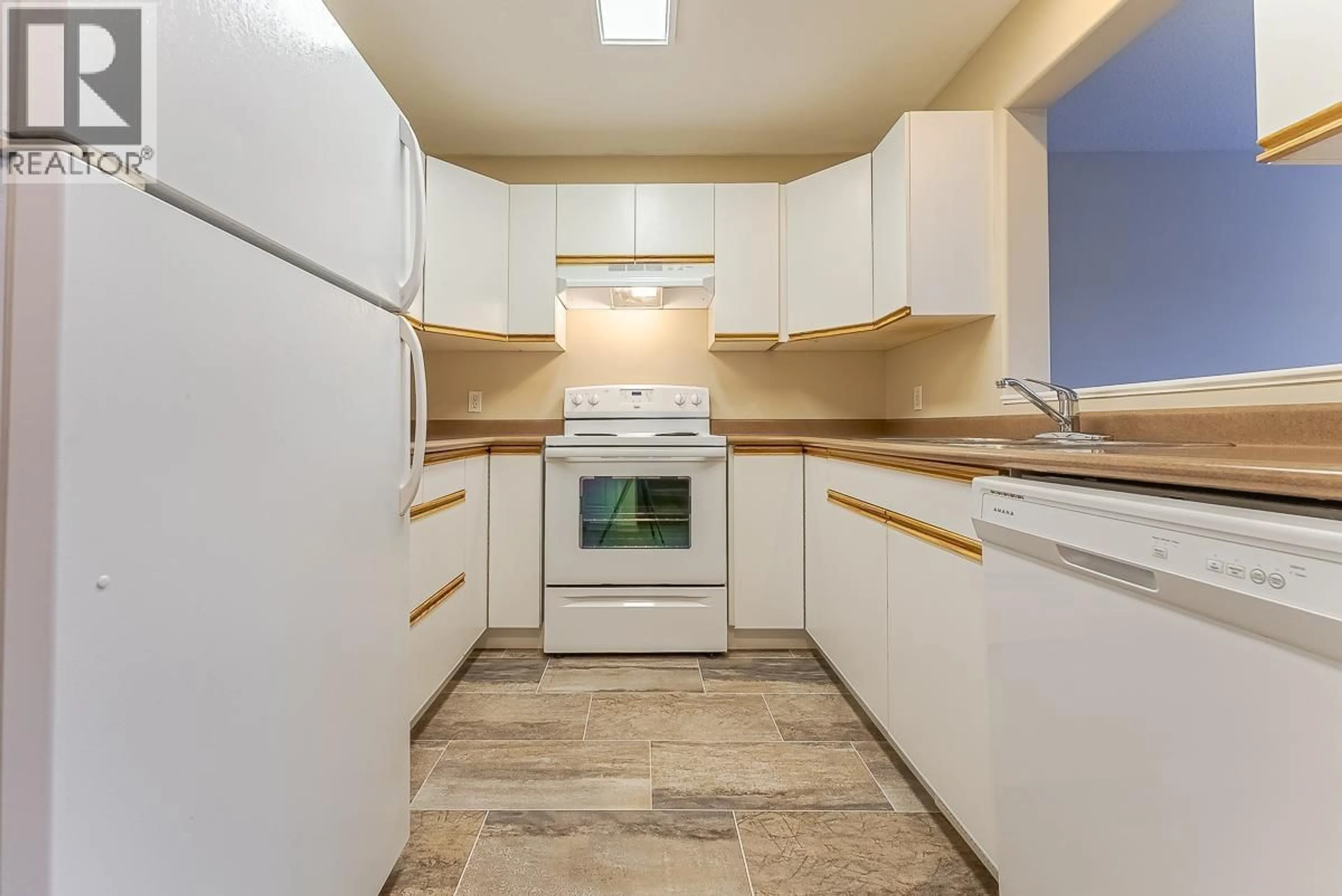 Standard kitchen, unknown for 20 - 1920 HUGH ALLAN DRIVE, Kamloops British Columbia V1S1Y5