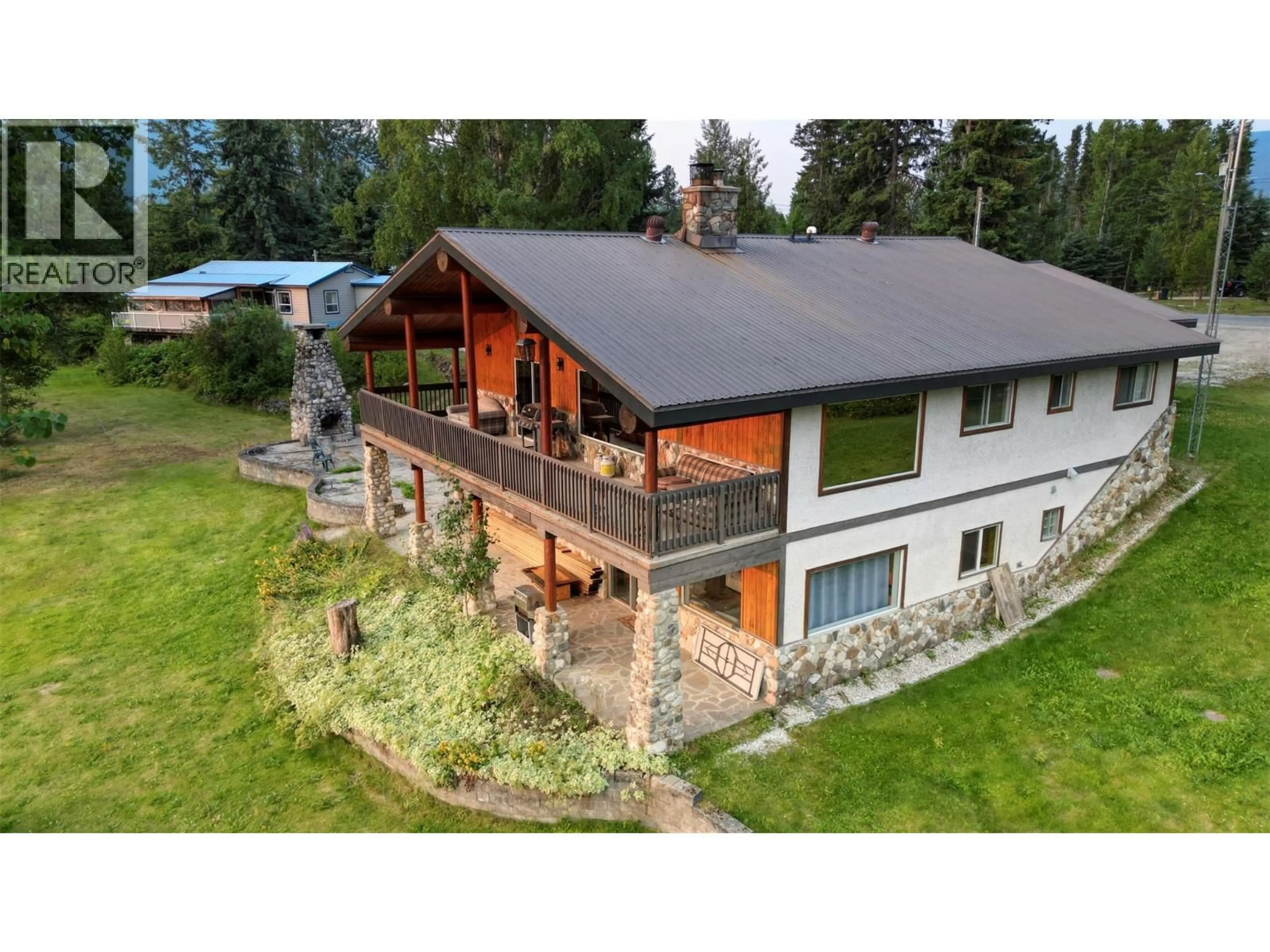 A pic from outside/outdoor area/front of a property/back of a property/a pic from drone, building for 906 HARRWOOD DRIVE, Blue River British Columbia V0E1J0