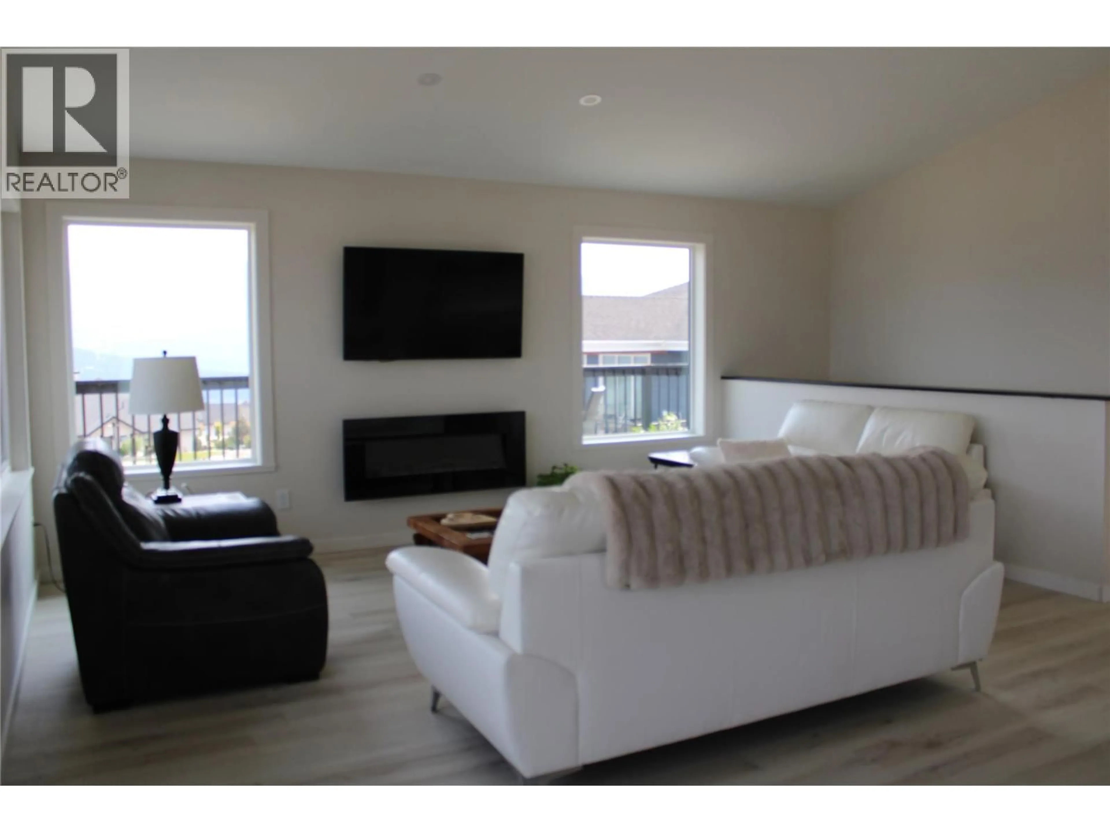 Living room with furniture, unknown for 2545 PANORAMIC WAY, Blind Bay British Columbia V0E1H0