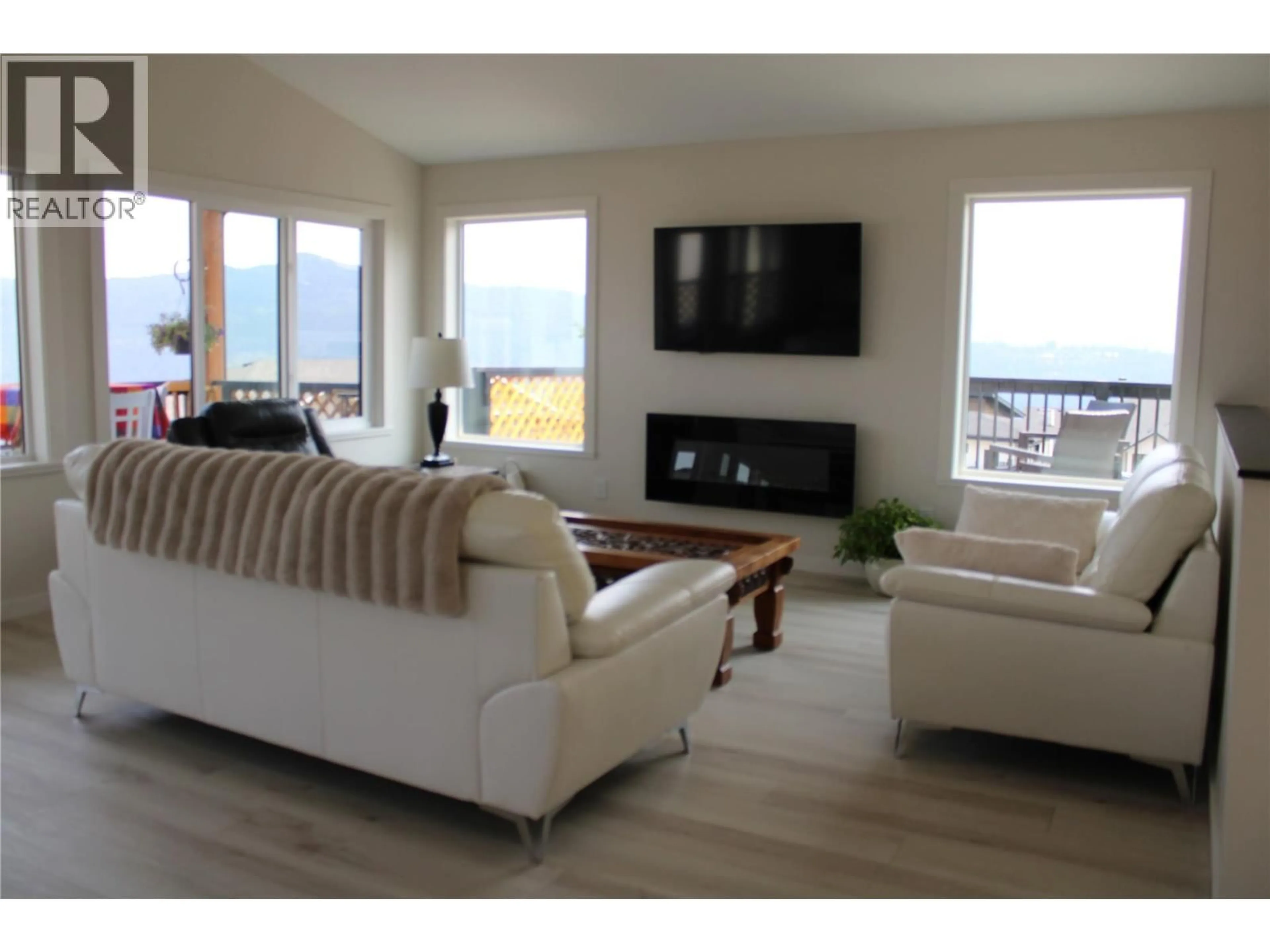 Living room with furniture, unknown for 2545 PANORAMIC WAY, Blind Bay British Columbia V0E1H0