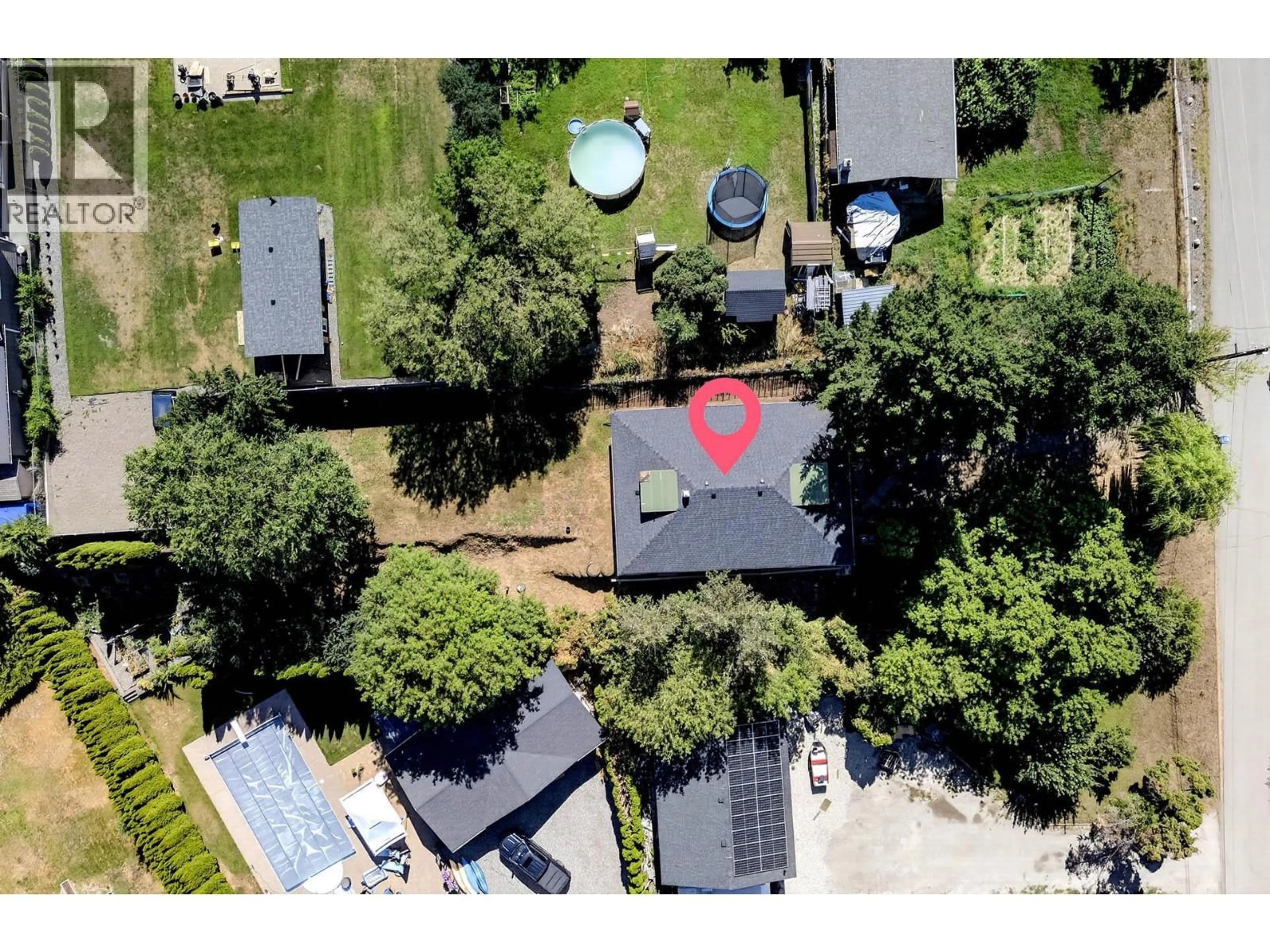 A pic from outside/outdoor area/front of a property/back of a property/a pic from drone, street for 150 BEACHVIEW ROAD, Kamloops British Columbia V2H1M5