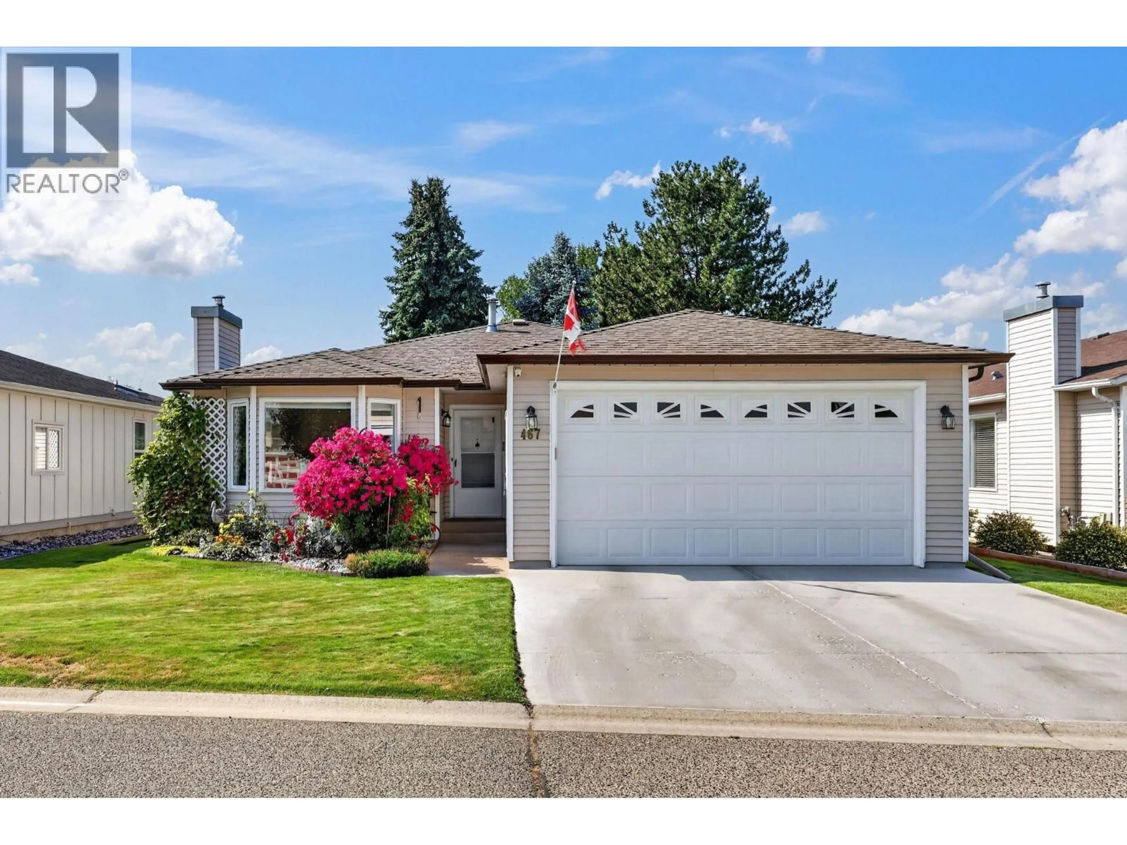 Home with vinyl exterior material, street for 467 - 1260 RAYMER ROAD, Kelowna British Columbia v1w3s4