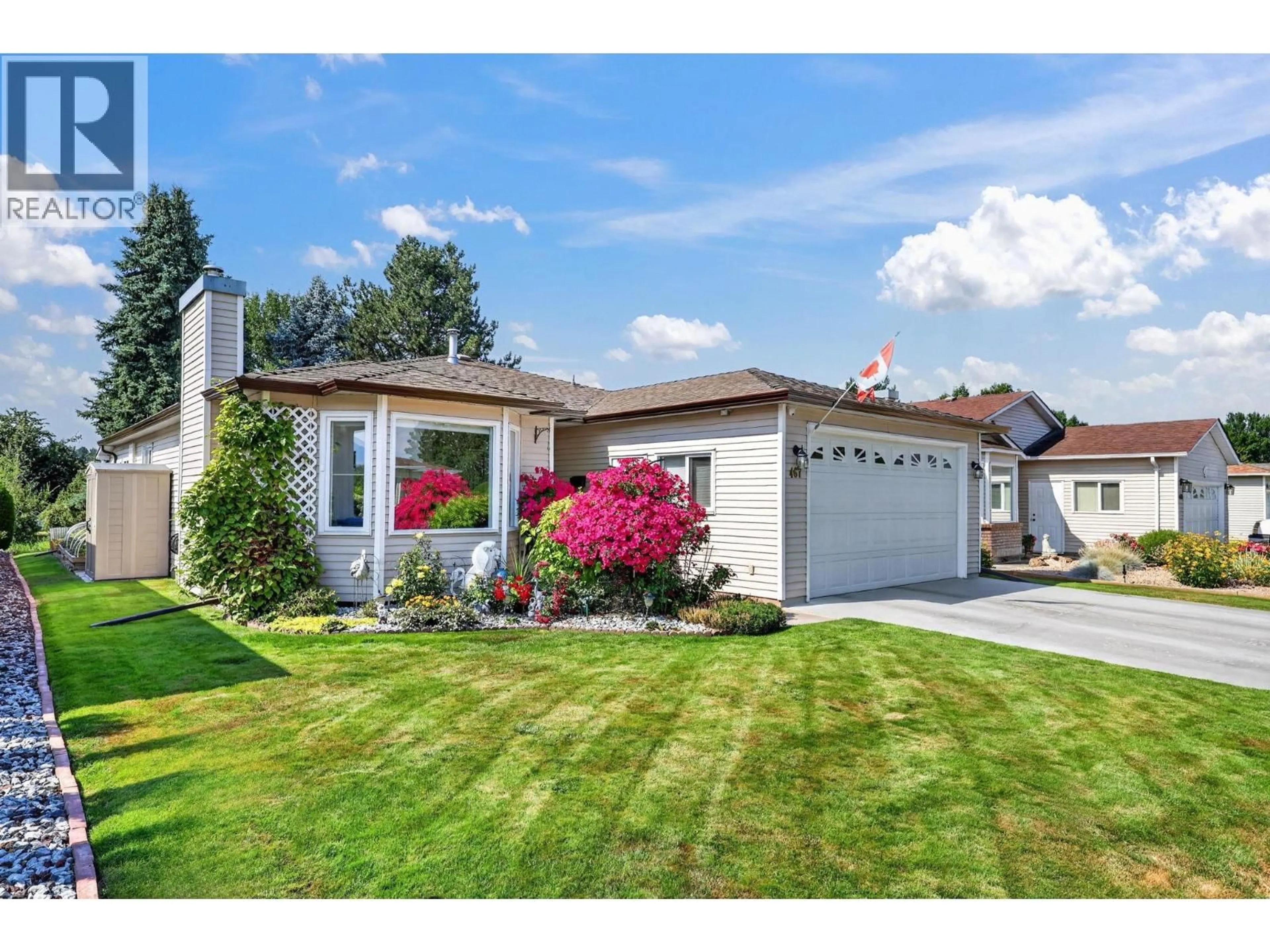 Home with vinyl exterior material, street for 467 - 1260 RAYMER ROAD, Kelowna British Columbia v1w3s4
