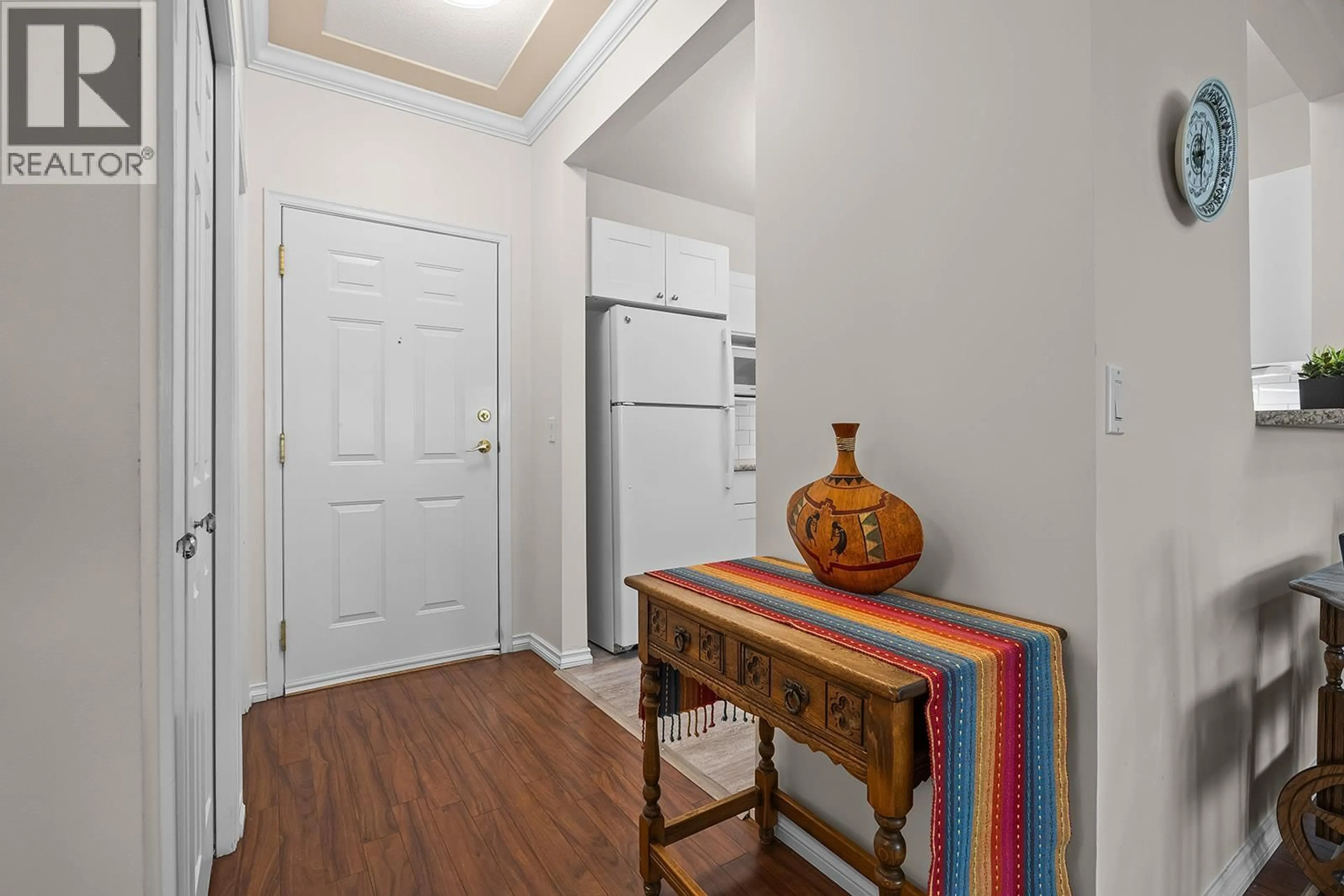 Indoor entryway for 112 - 877 KLO ROAD, Kelowna British Columbia V1Y9R1