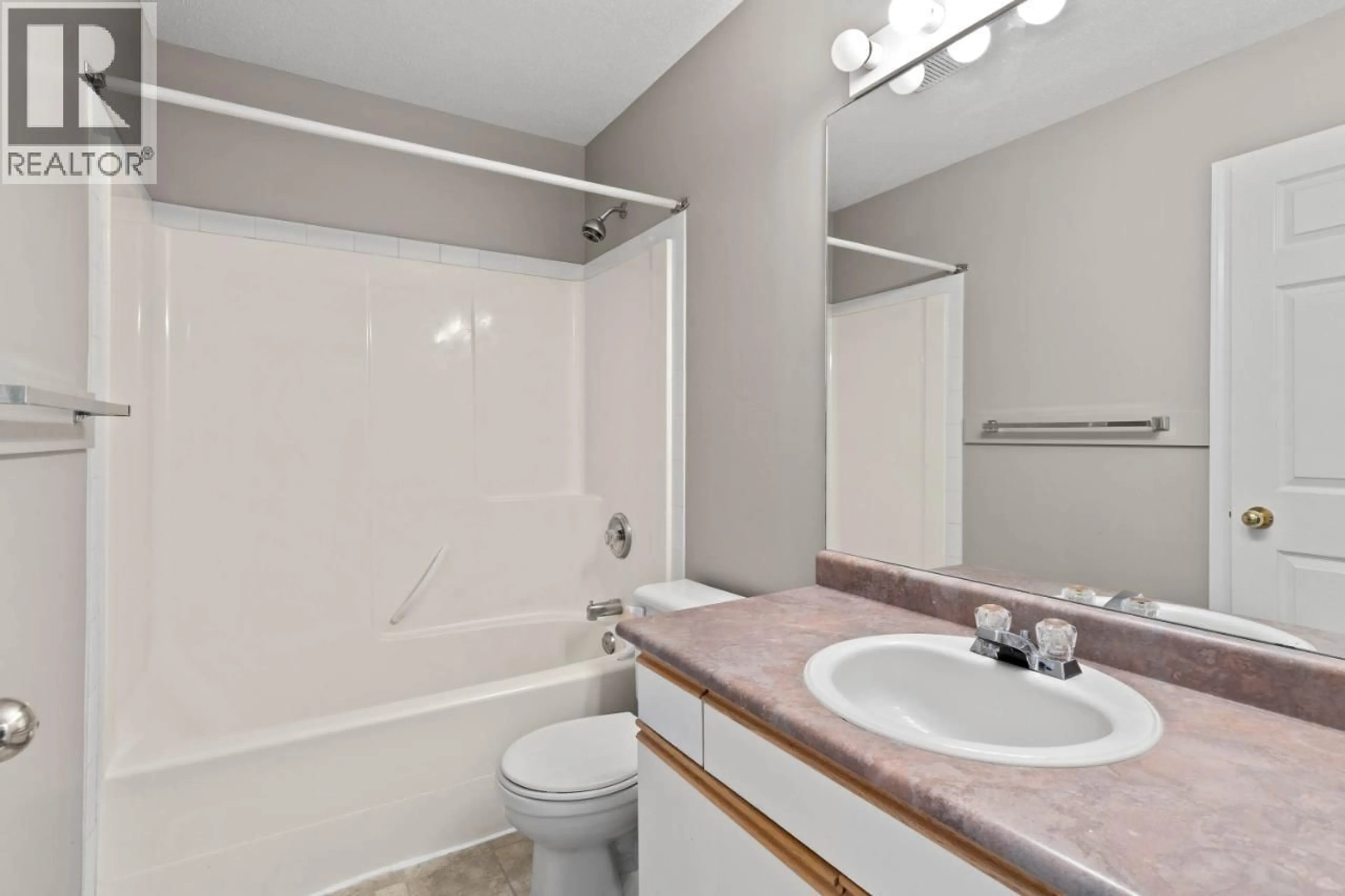 Standard bathroom, unknown for 25 - 1920 HUGH ALLAN DRIVE, Kamloops British Columbia V1S1Y5