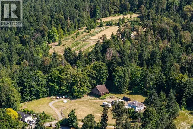 13520 ROUNDUP DRIVE, Ladysmith 5