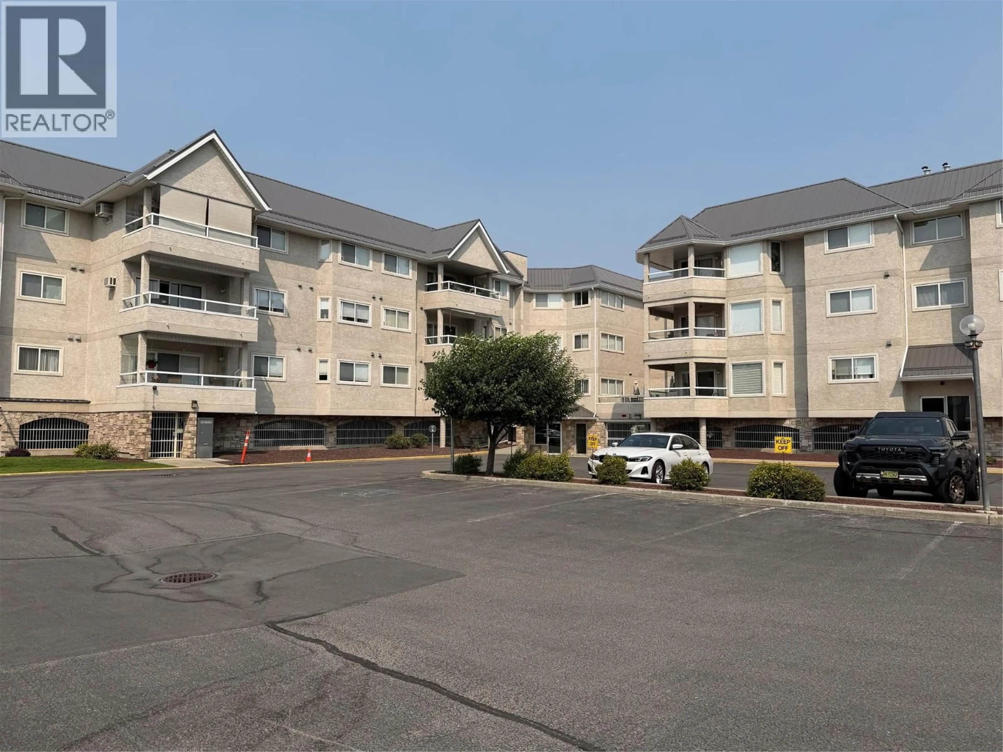 A pic from outside/outdoor area/front of a property/back of a property/a pic from drone, unknown for 116 - 1700 2 STREET NORTH, Cranbrook British Columbia V1C6M8