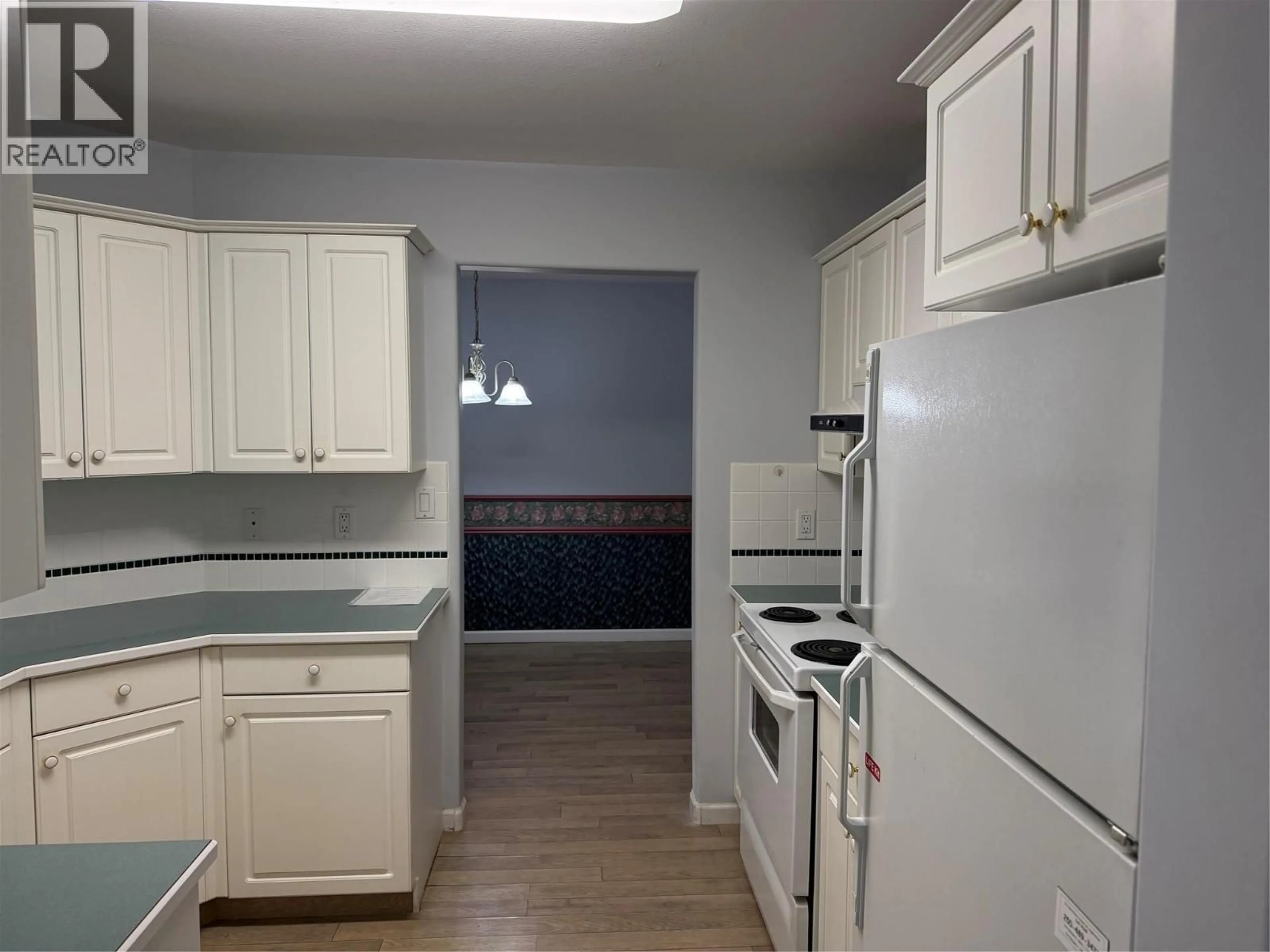 Standard kitchen, unknown for 116 - 1700 2 STREET NORTH, Cranbrook British Columbia V1C6M8