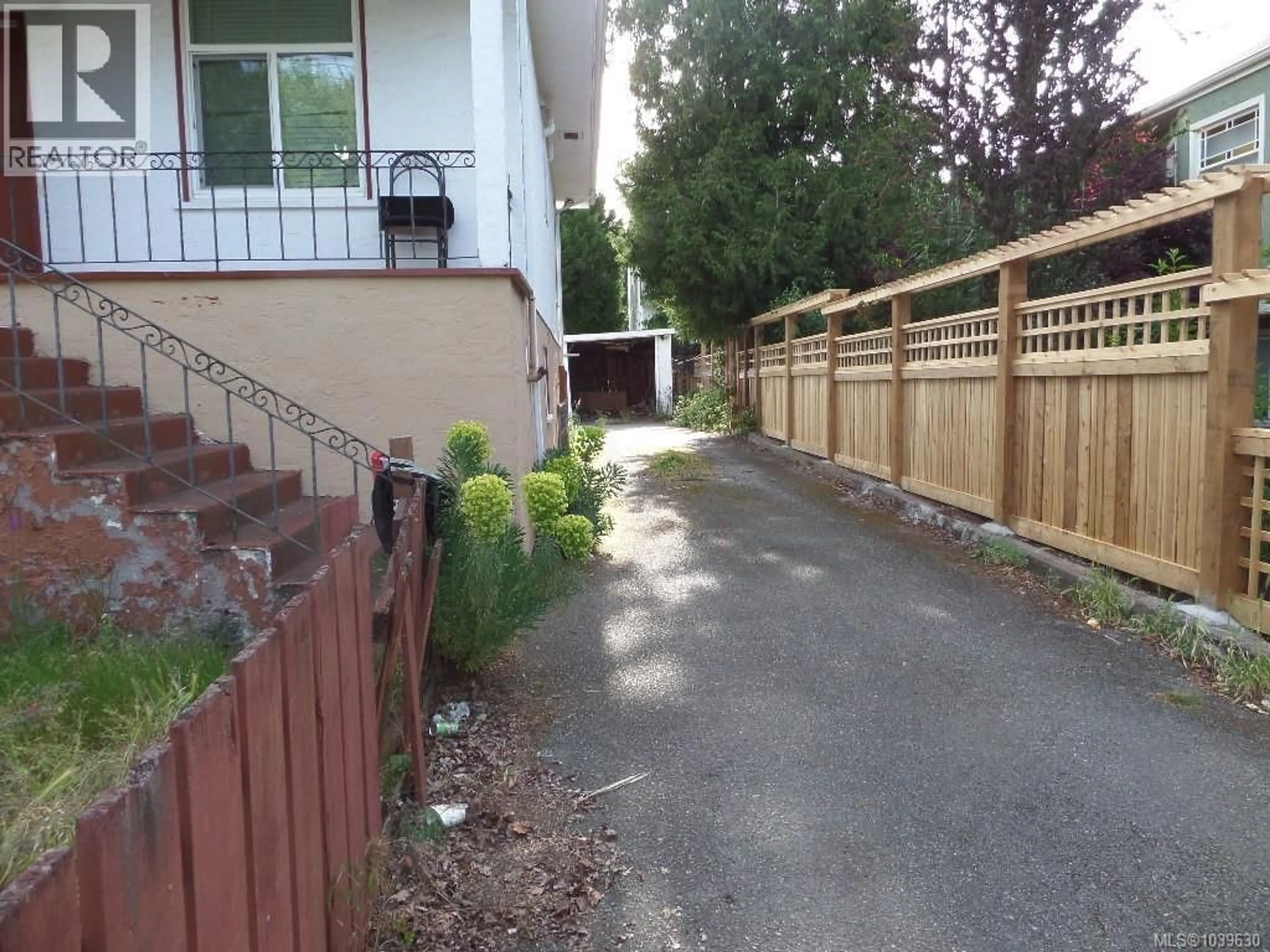 Unknown for 1606 BANK STREET, Victoria British Columbia V8R4V4