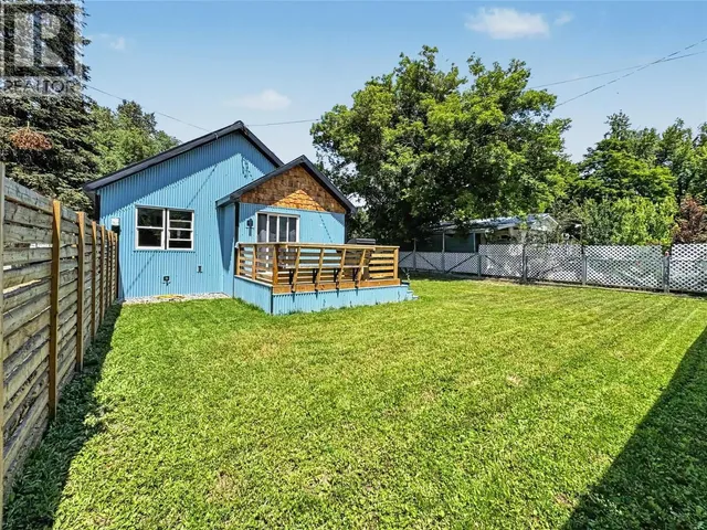987 KETTLE RIVER DRIVE, Grand Forks 4