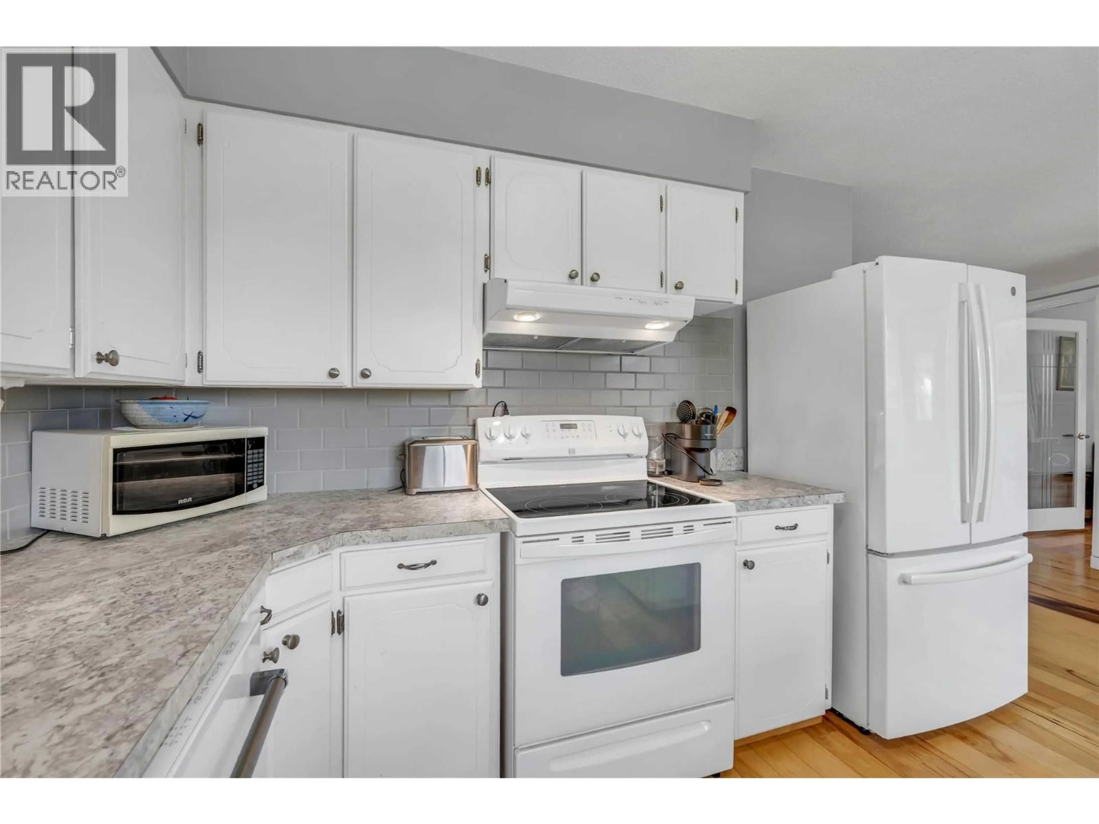 Standard kitchen, unknown for 707 ROSS AVENUE, Penticton British Columbia V2A3A5