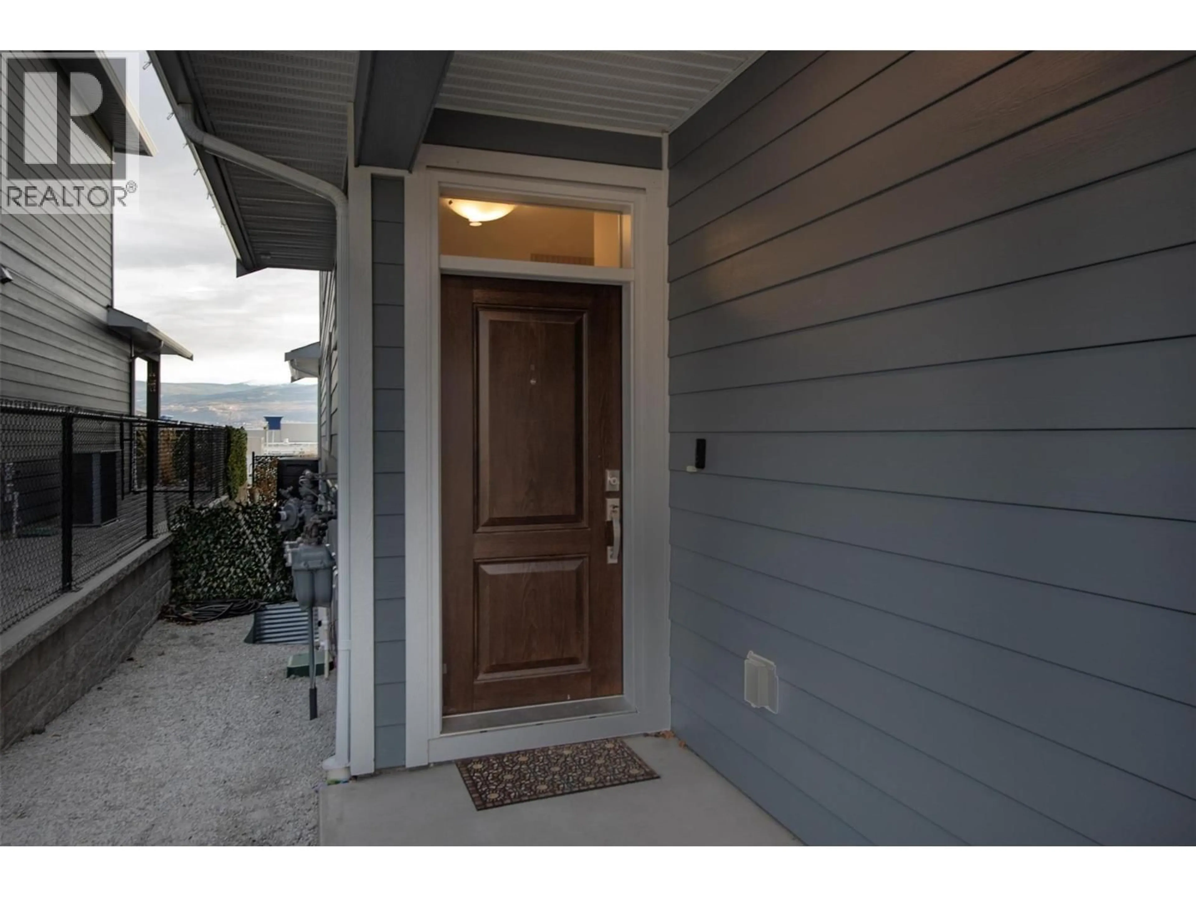 Indoor entryway for 2383 HAWKS BOULEVARD, West Kelowna British Columbia V4T0A7