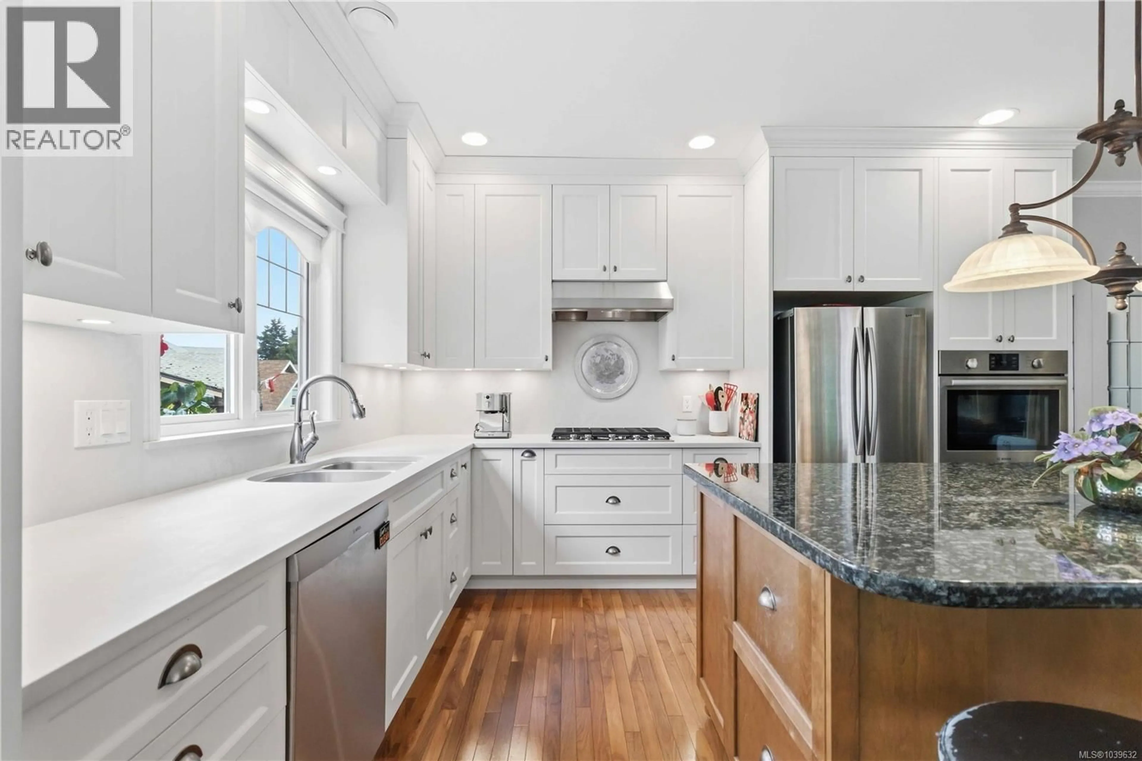 Contemporary kitchen, ceramic/tile floor for 783 ROGERS WAY, Saanich British Columbia V8X5L1
