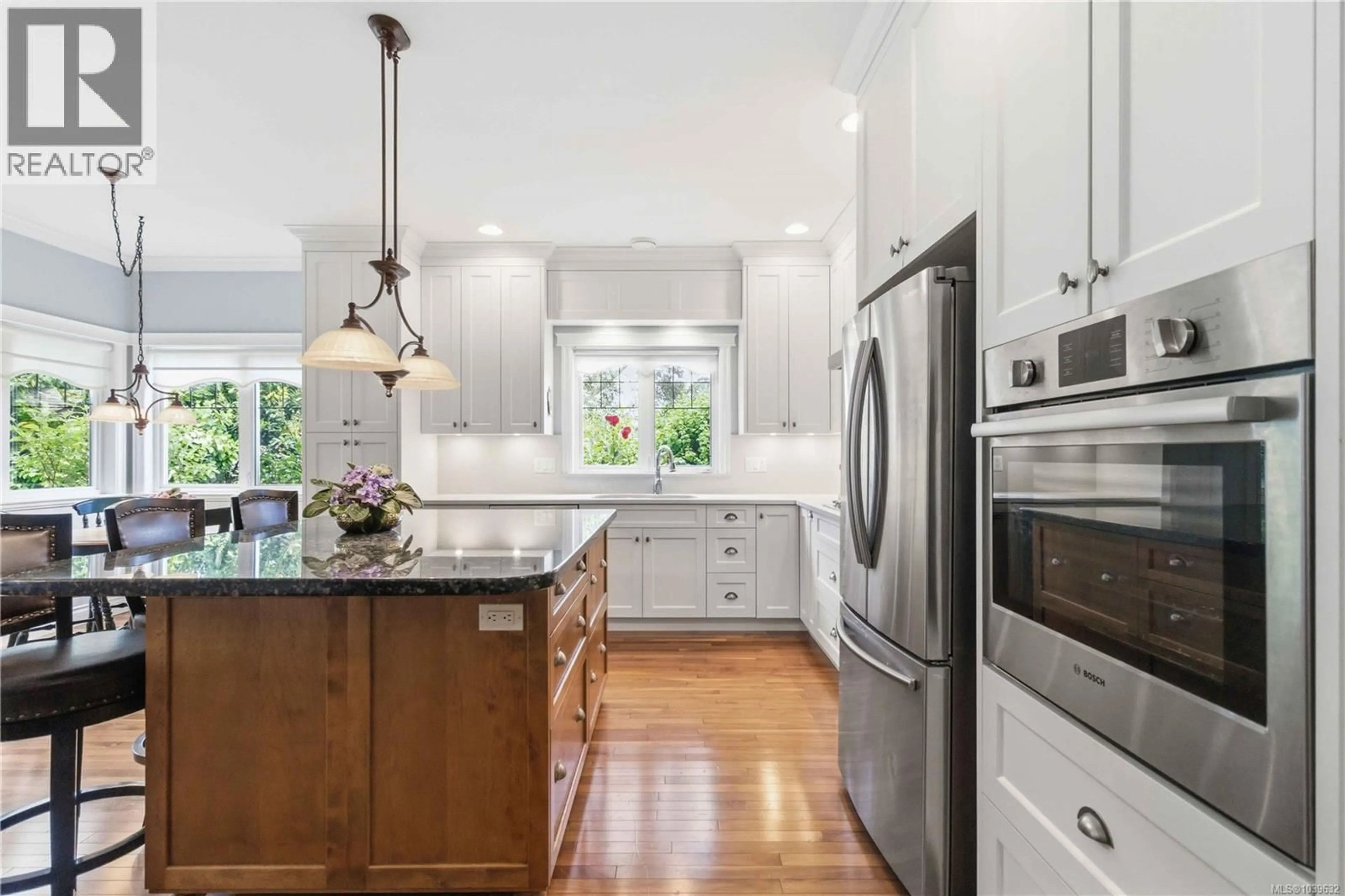 Open concept kitchen, unknown for 783 ROGERS WAY, Saanich British Columbia V8X5L1