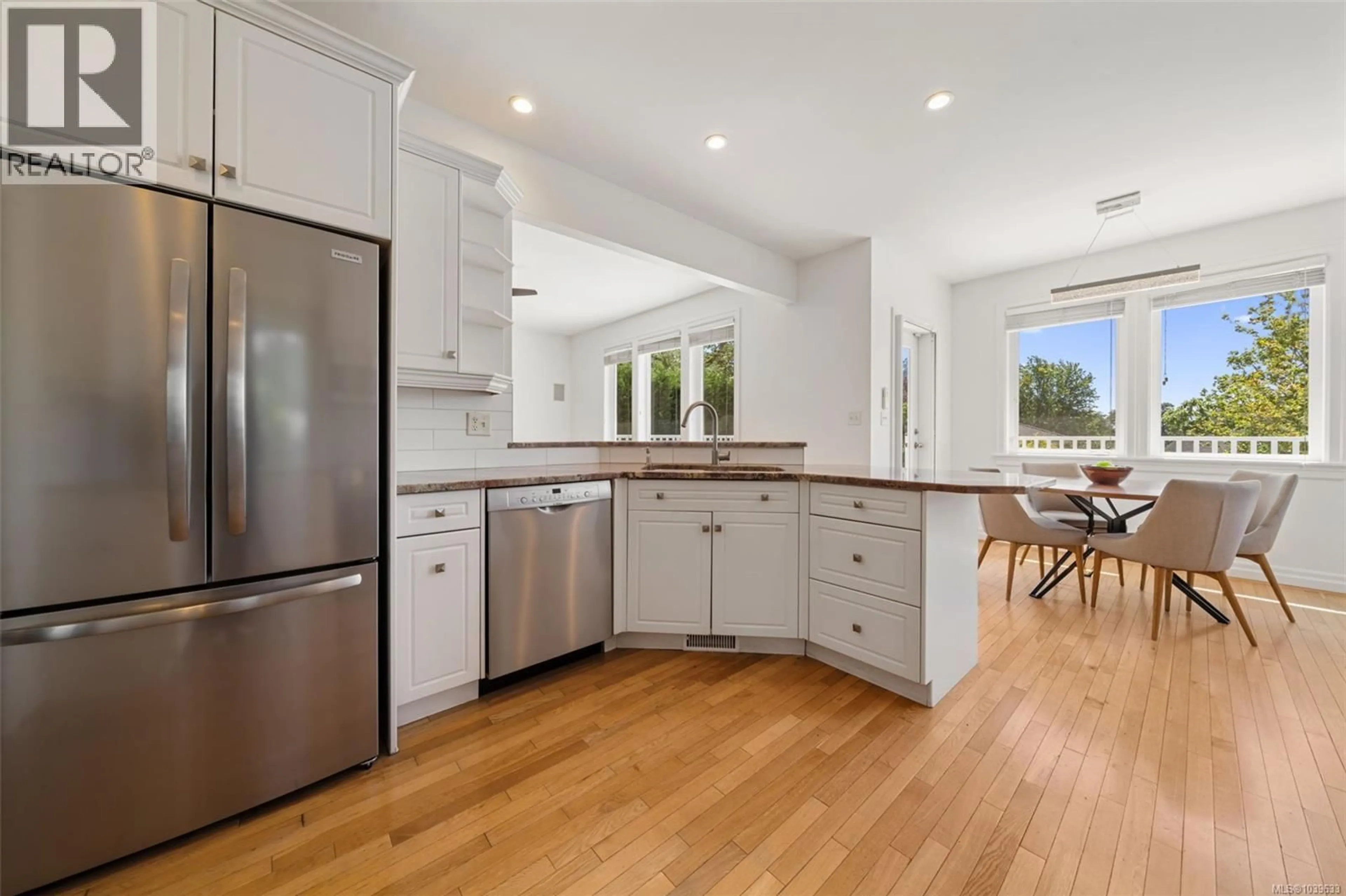 Open concept kitchen, unknown for 1543 MT. DOUGLAS CROSS ROAD, Saanich British Columbia V8N1Z9