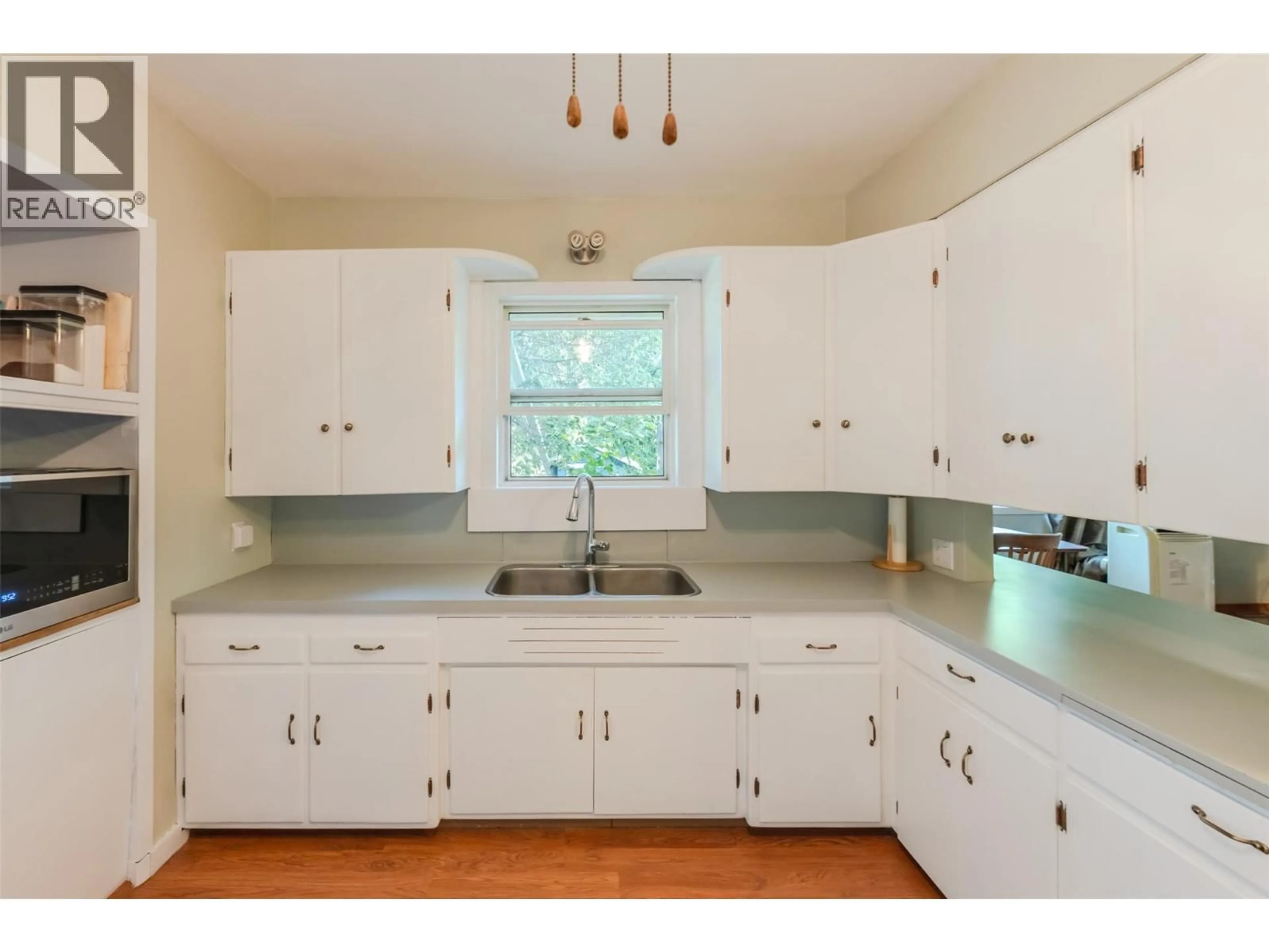 Standard kitchen, unknown for 5401 HIGHWAY 97 OTHER, Oliver British Columbia V0H1T1
