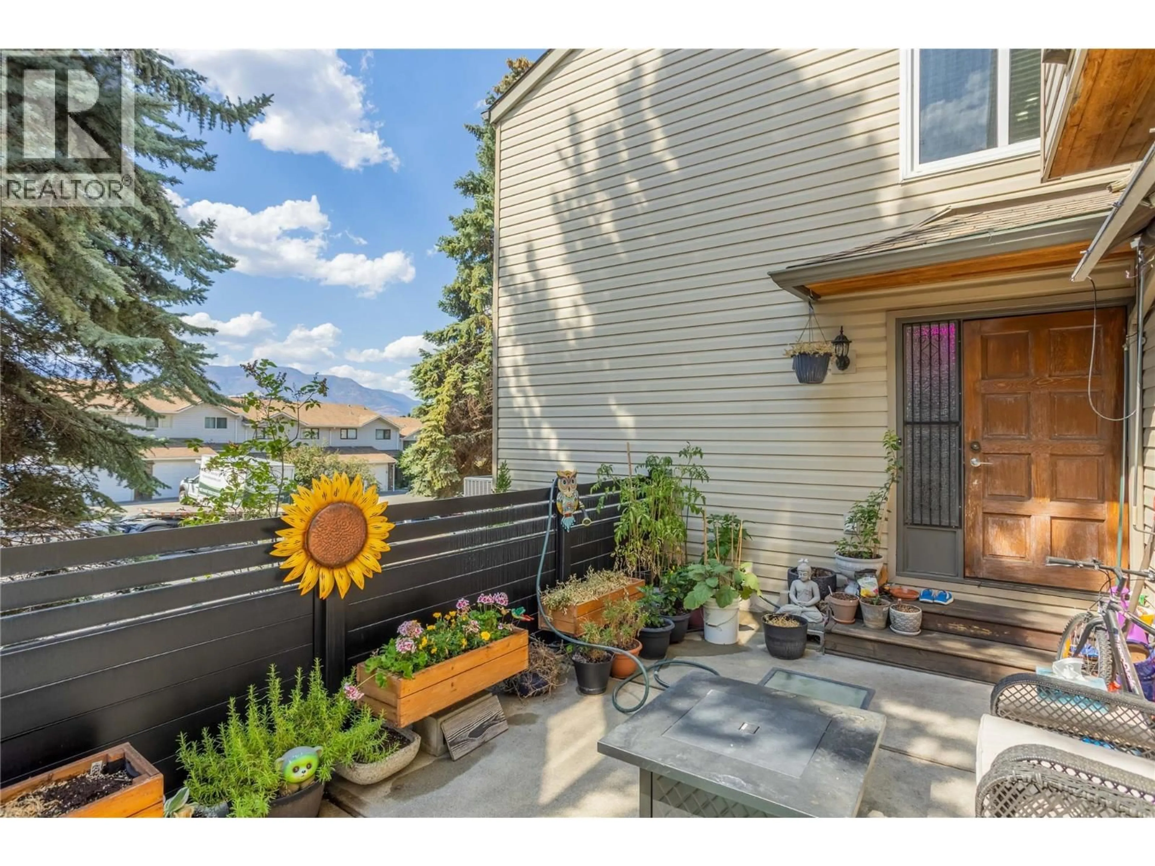 Patio, unknown for 1 - 1675 THAYER COURT, Kelowna British Columbia V1Y8M2