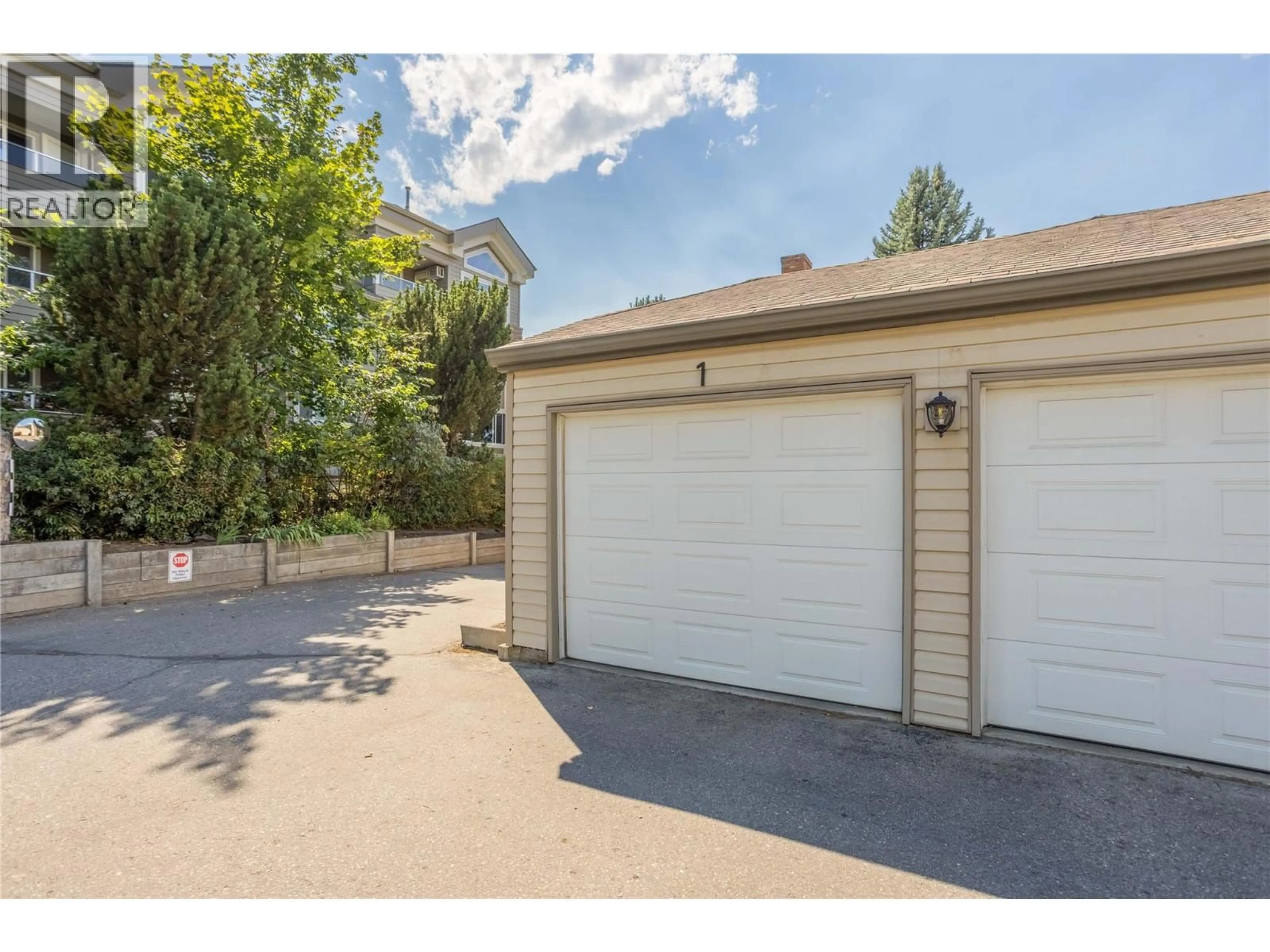 Unknown for 1 - 1675 THAYER COURT, Kelowna British Columbia V1Y8M2