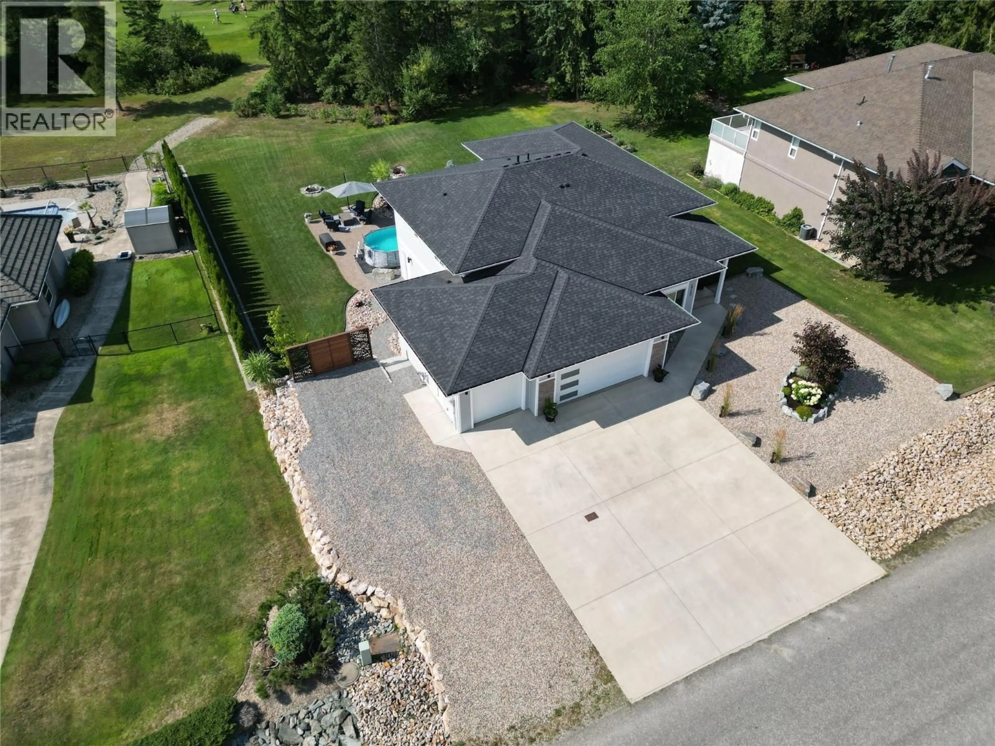 A pic from outside/outdoor area/front of a property/back of a property/a pic from drone, unknown for 2710 GOLF COURSE DRIVE, Blind Bay British Columbia V0E1H2