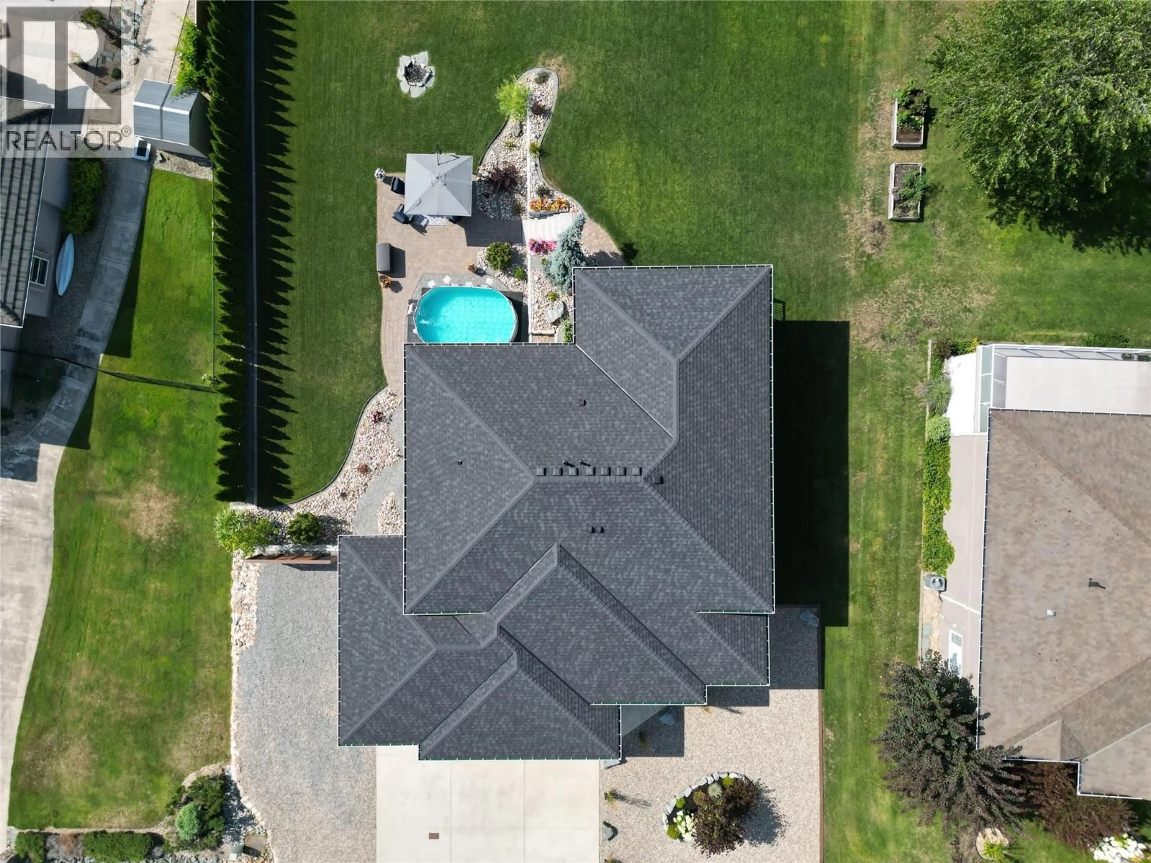 A pic from outside/outdoor area/front of a property/back of a property/a pic from drone, unknown for 2710 GOLF COURSE DRIVE, Blind Bay British Columbia V0E1H2