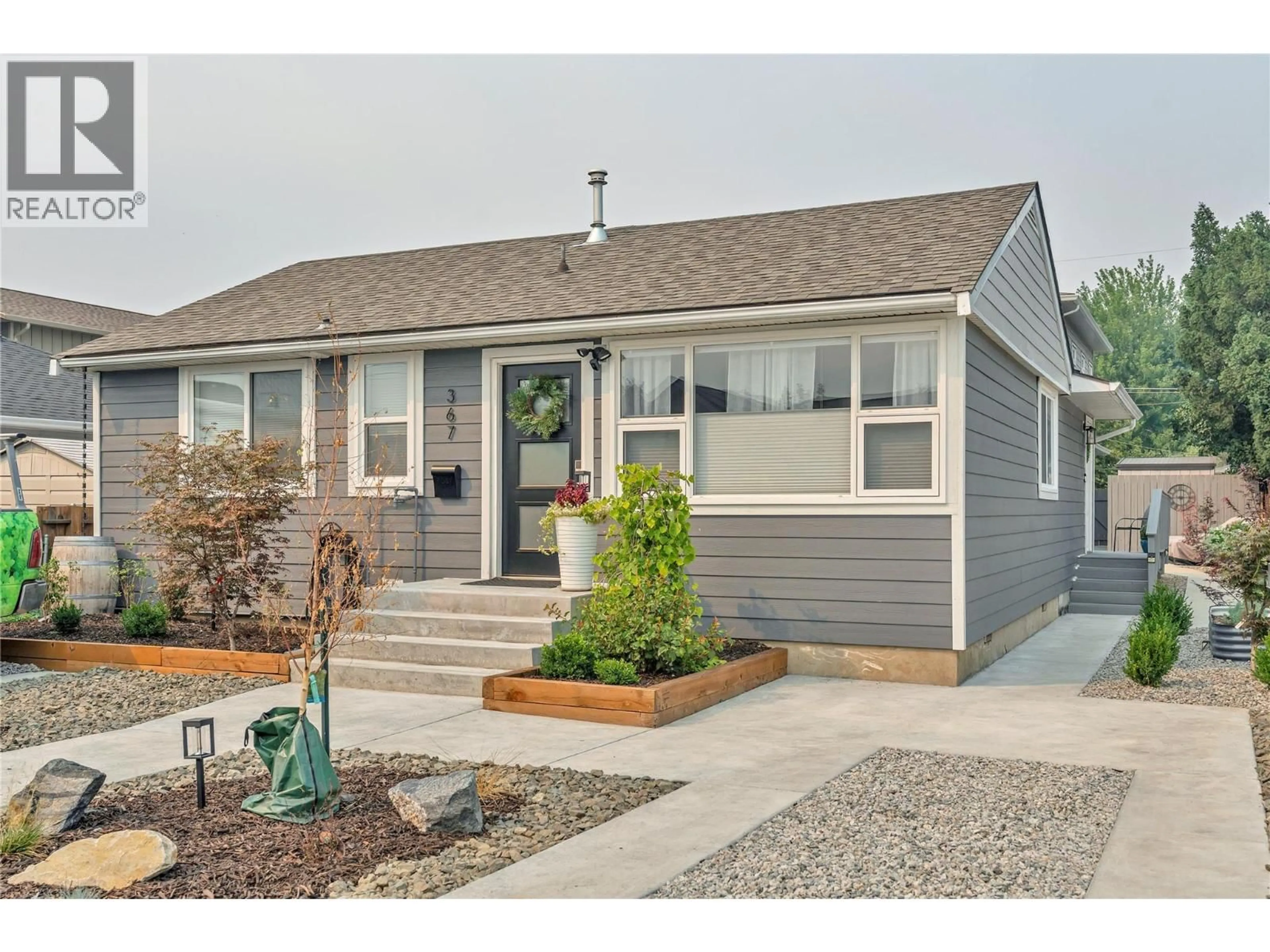 Home with vinyl exterior material, street for 367 DOUGLAS AVENUE, Penticton British Columbia V2A2V1