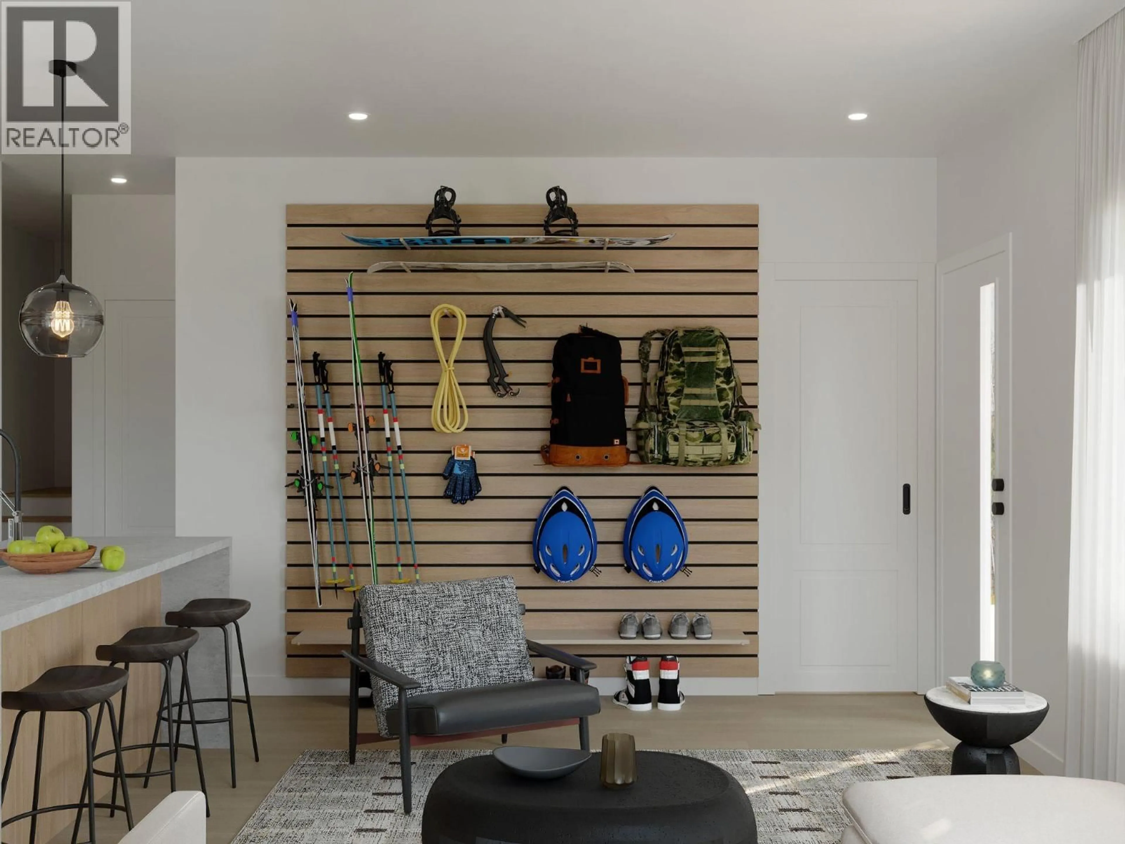 Indoor entryway for 13 - 1015 OSCAR STREET, Revelstoke British Columbia V0E2S1