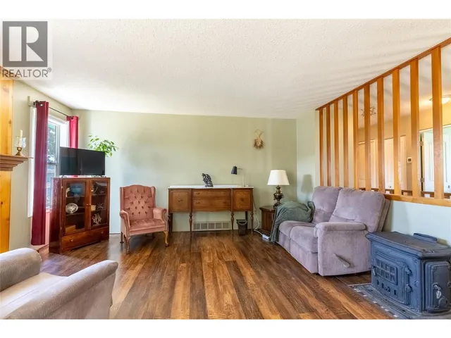 297 CHESTNUT COURT, Logan Lake 4