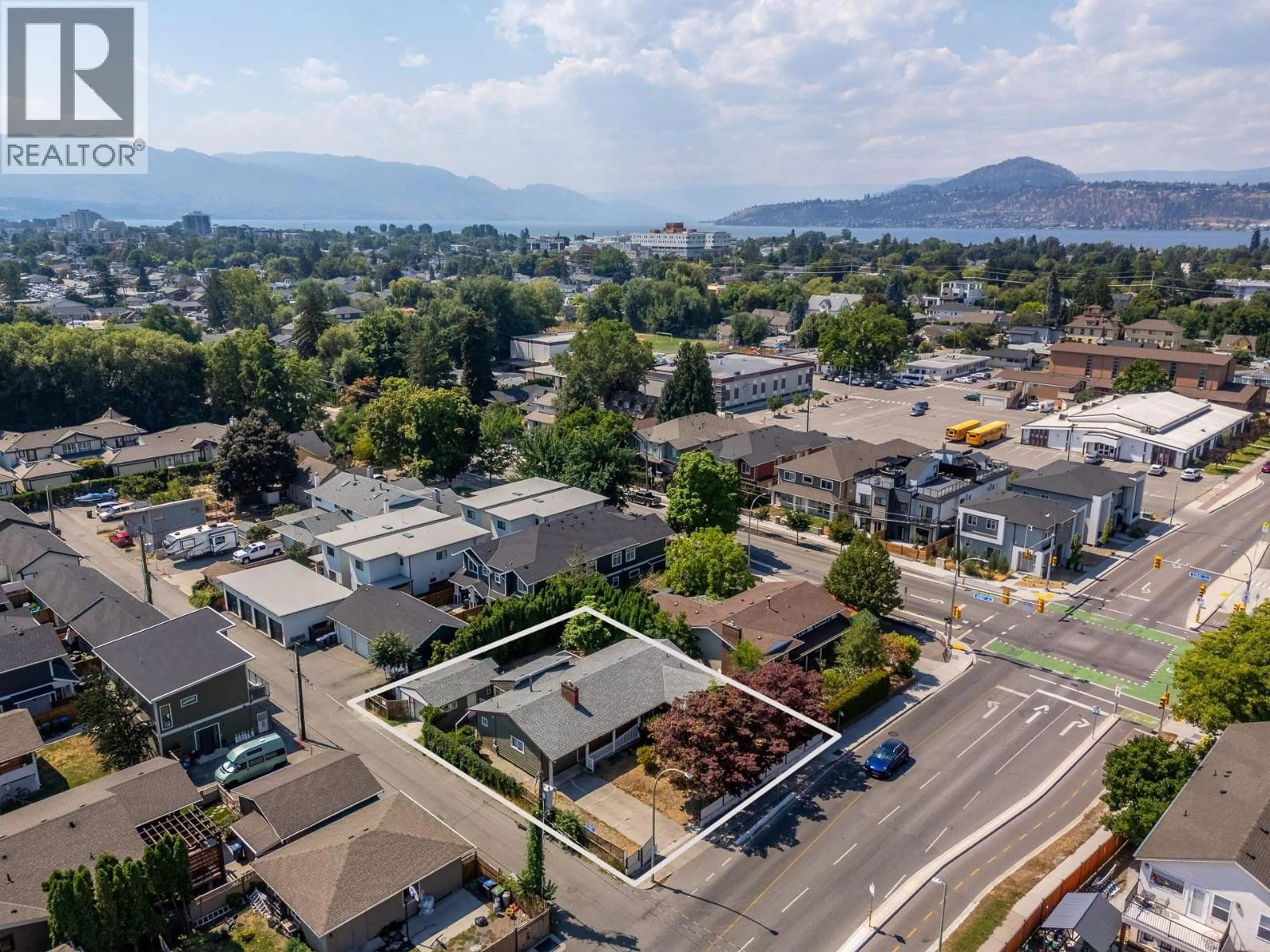 A pic from outside/outdoor area/front of a property/back of a property/a pic from drone, mountain view for 925 SUTHERLAND AVENUE, Kelowna British Columbia V1Y5X6