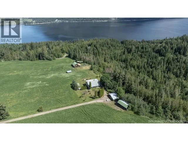 6350 LAKESHORE DRIVE NORTHEAST, Salmon Arm 2