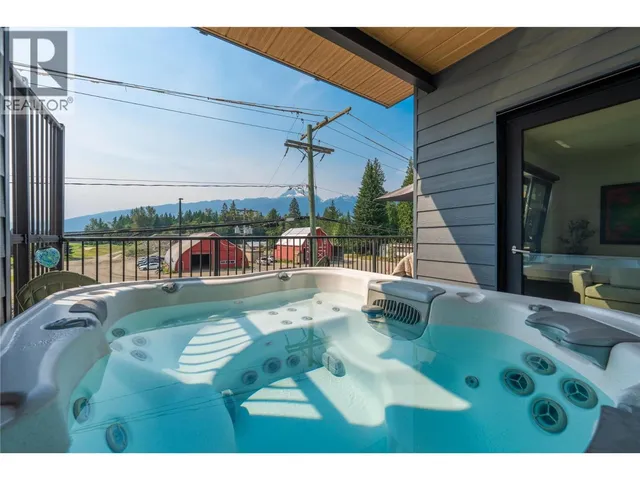 2213 - 1701 COURSIER AVENUE, Revelstoke 2