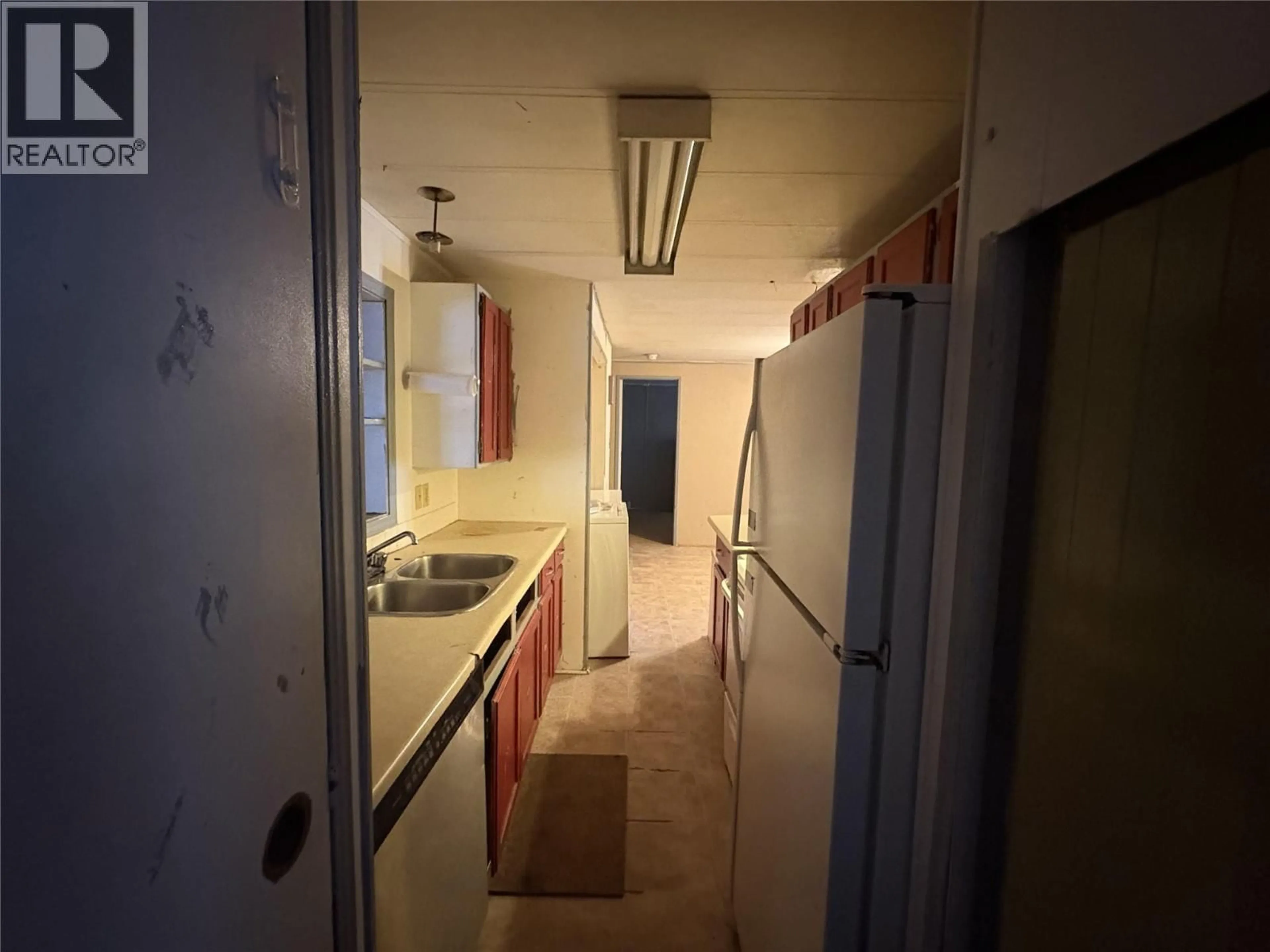 Standard kitchen, floor is not visible for 6896 WATSON E DRIVE, Kamloops British Columbia V0K2P0