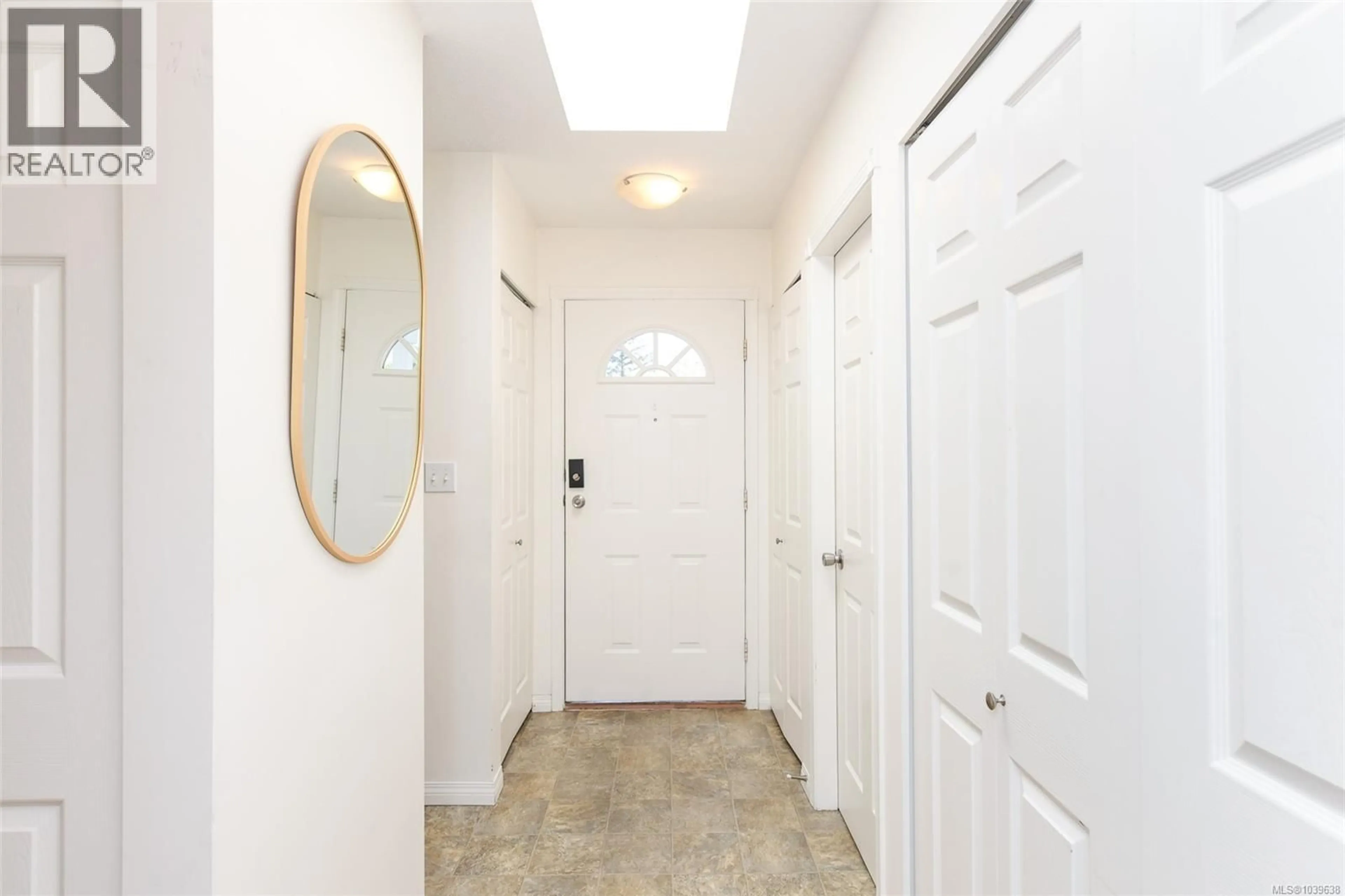 Indoor entryway for 204 - 220 BACK ROAD, Courtenay British Columbia V9N3W6