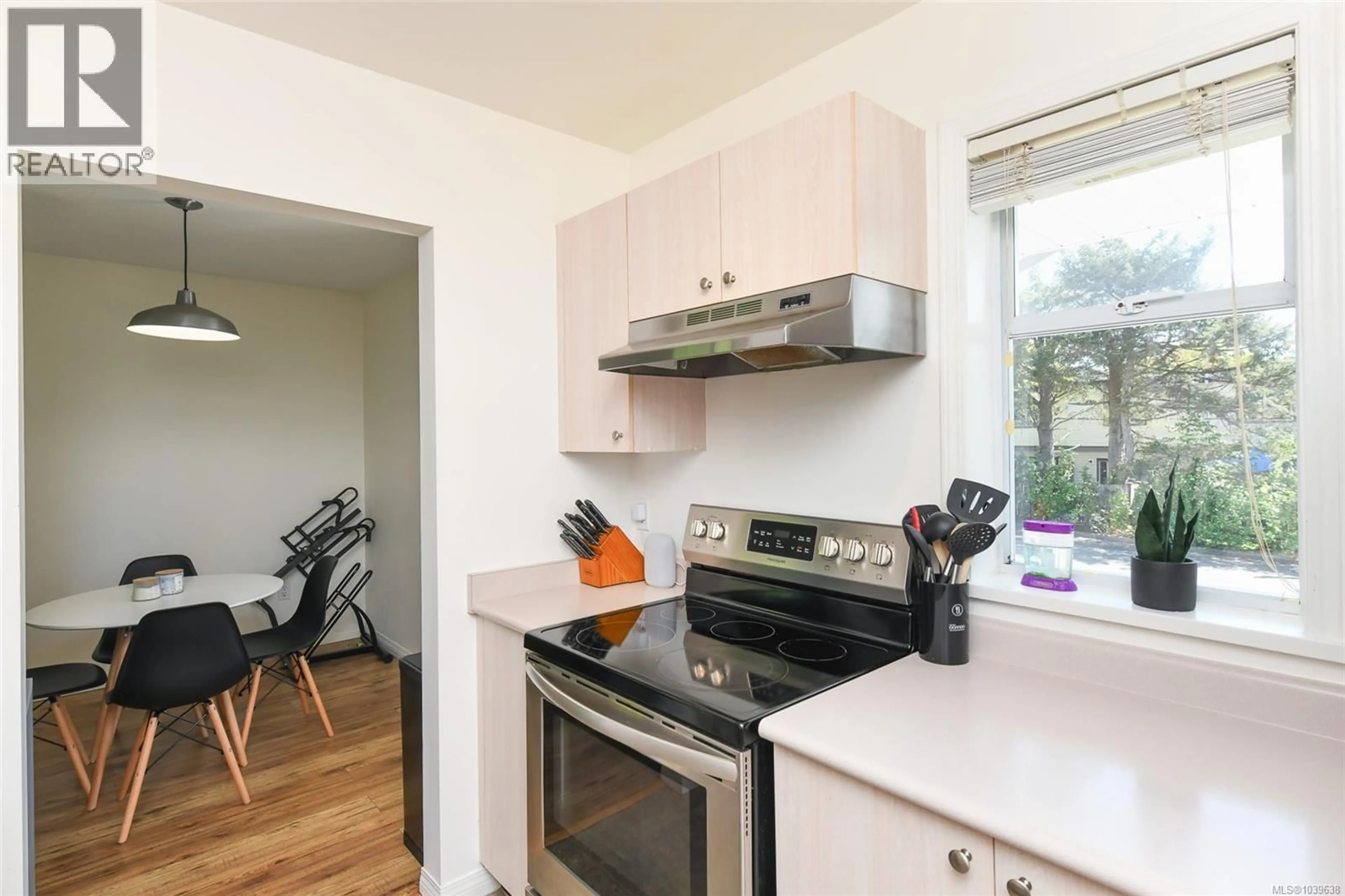 Standard kitchen, unknown for 204 - 220 BACK ROAD, Courtenay British Columbia V9N3W6