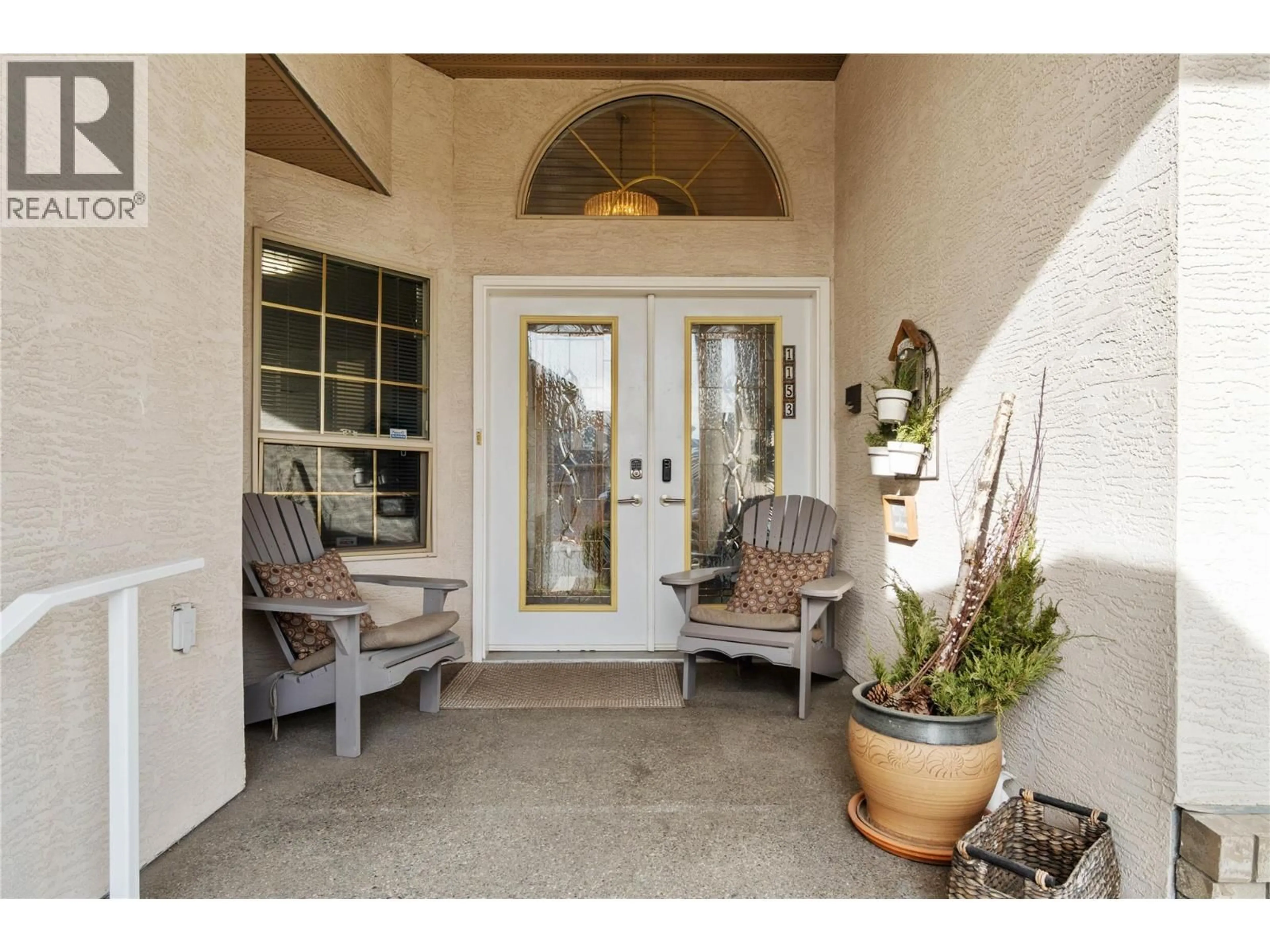 Indoor entryway for 1153 14TH STREET, Kamloops British Columbia V2B8K7