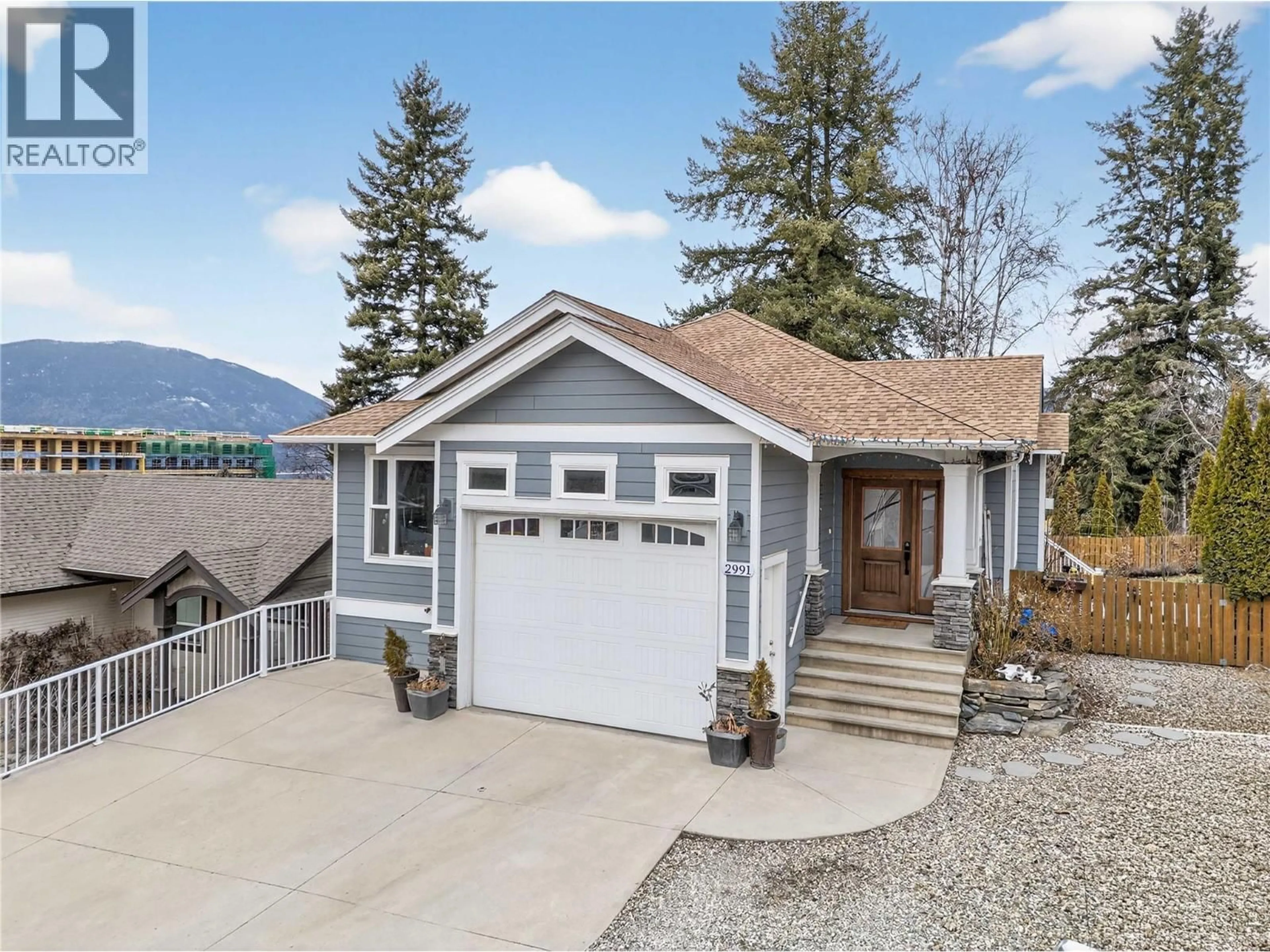 Home with vinyl exterior material, unknown for 2991 7 AVENUE NORTHEAST, Salmon Arm British Columbia V1E2S7