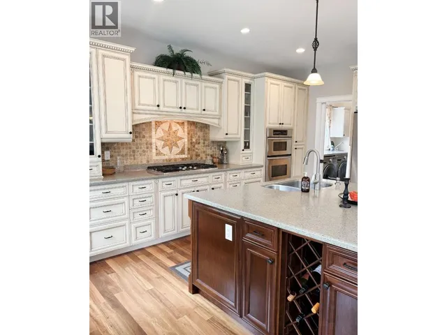 230 PROSPECT DRIVE, Grand Forks 5