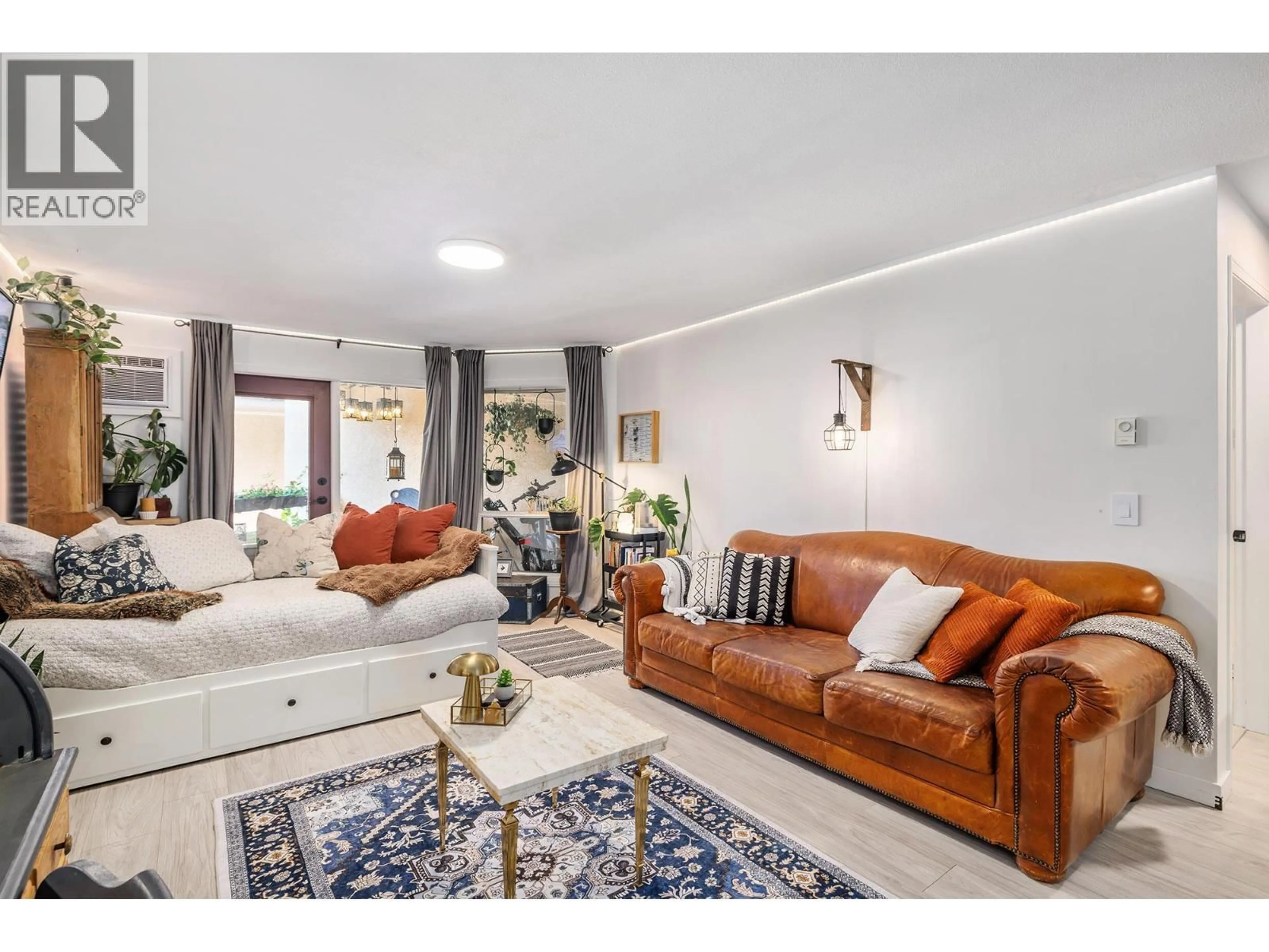 Living room with furniture, unknown for 315 - 709 HOUGHTON ROAD, Kelowna British Columbia V1X7J7