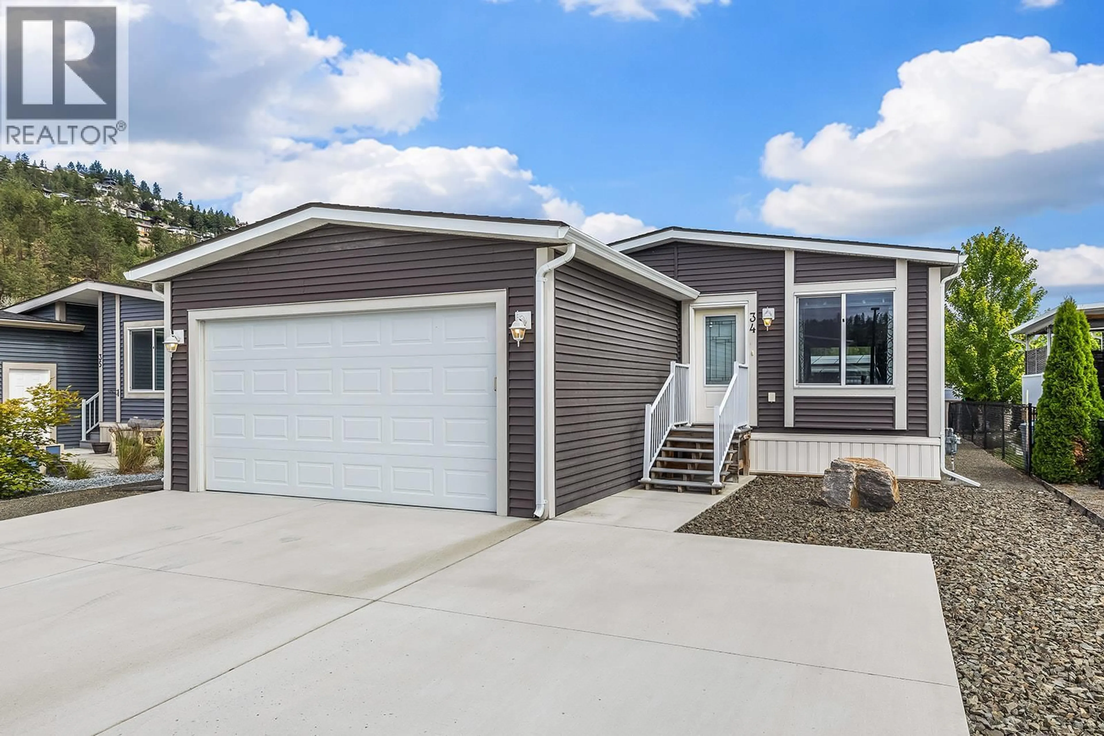 Home with vinyl exterior material, street for 34 - 1835 NANCEE WAY COURT, West Kelowna British Columbia V1Z4C1