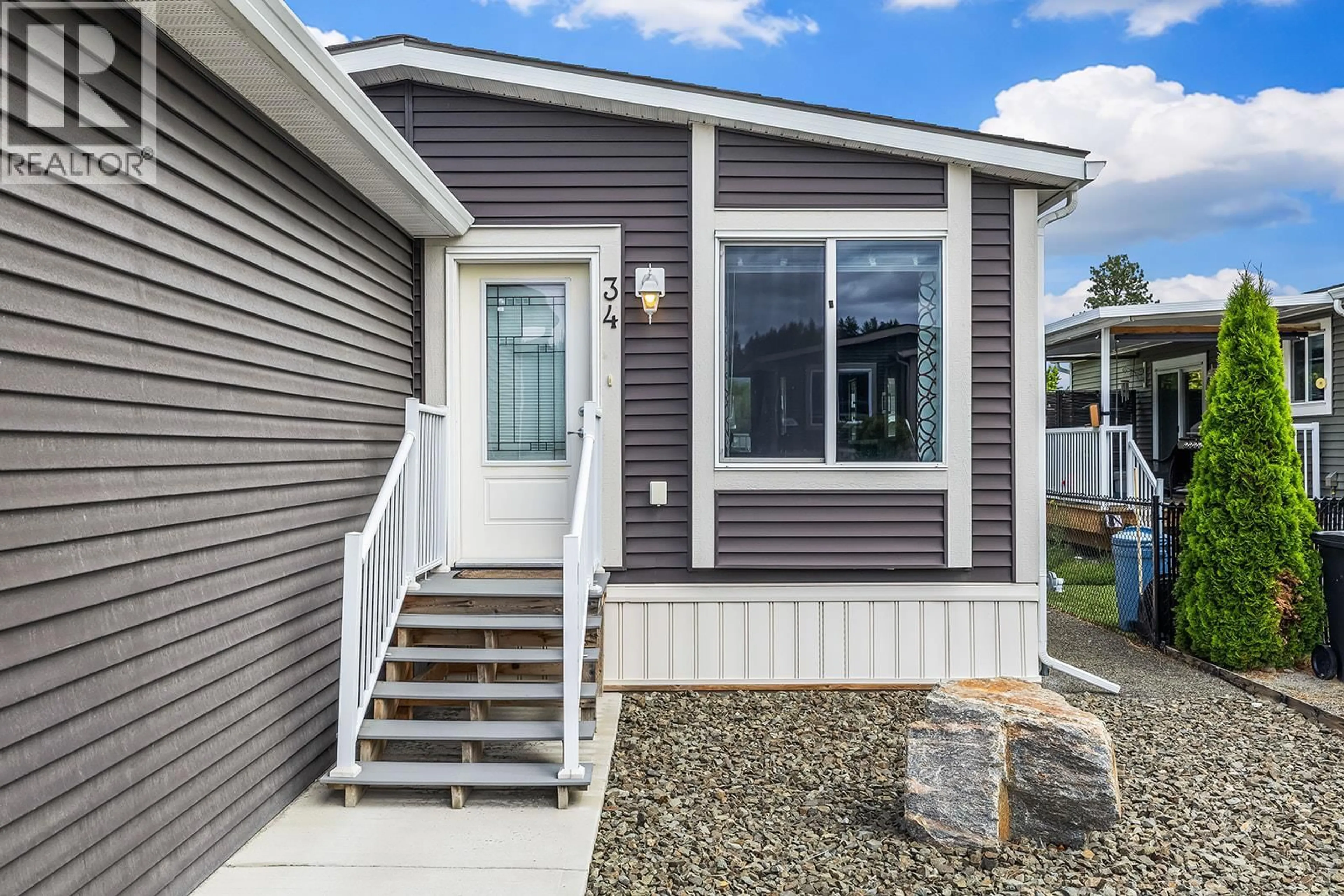 Home with vinyl exterior material, street for 34 - 1835 NANCEE WAY COURT, West Kelowna British Columbia V1Z4C1