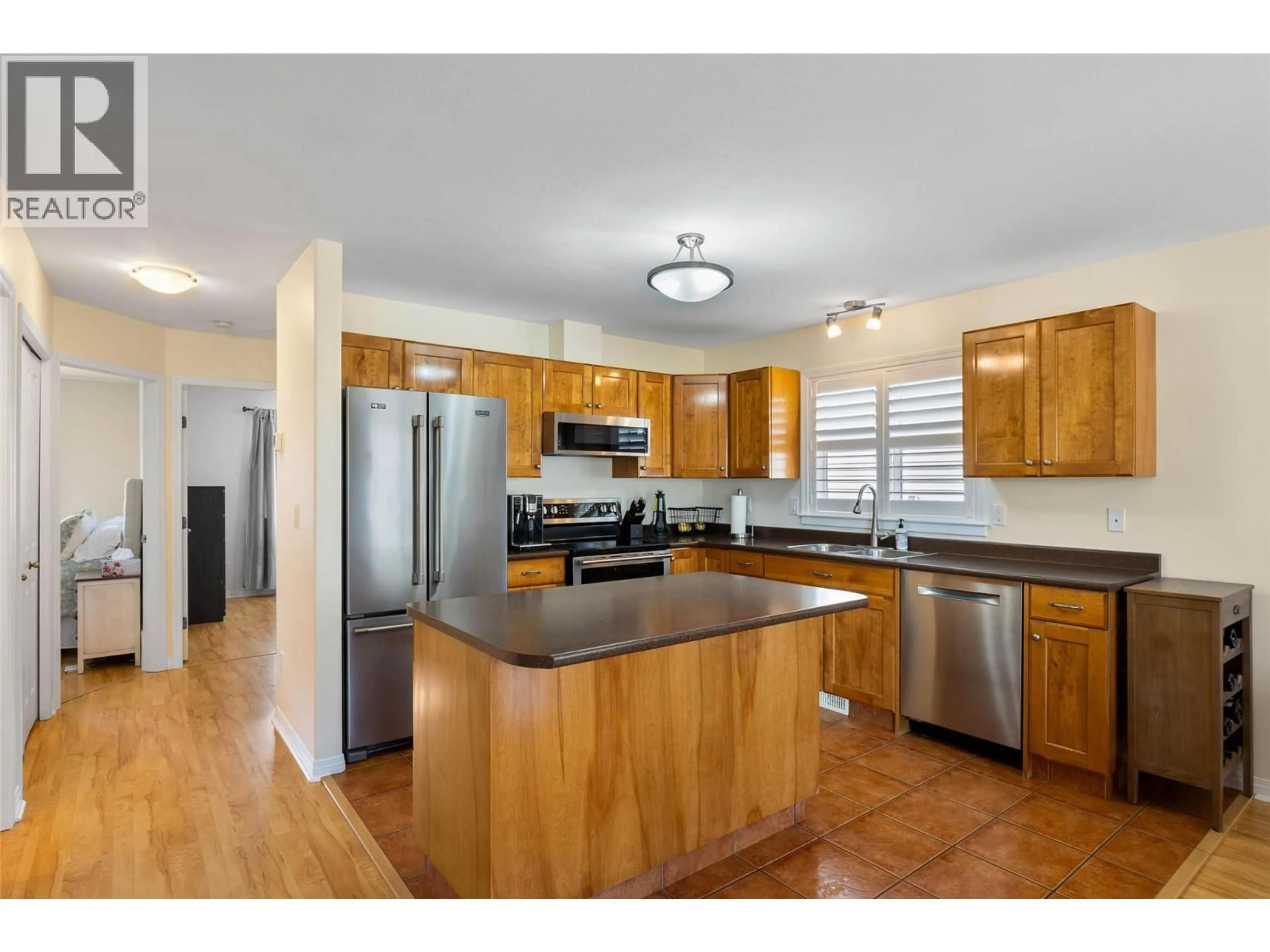 Open concept kitchen, unknown for 23 - 1940 HILLSIDE DRIVE, Kamloops British Columbia V2E2T3