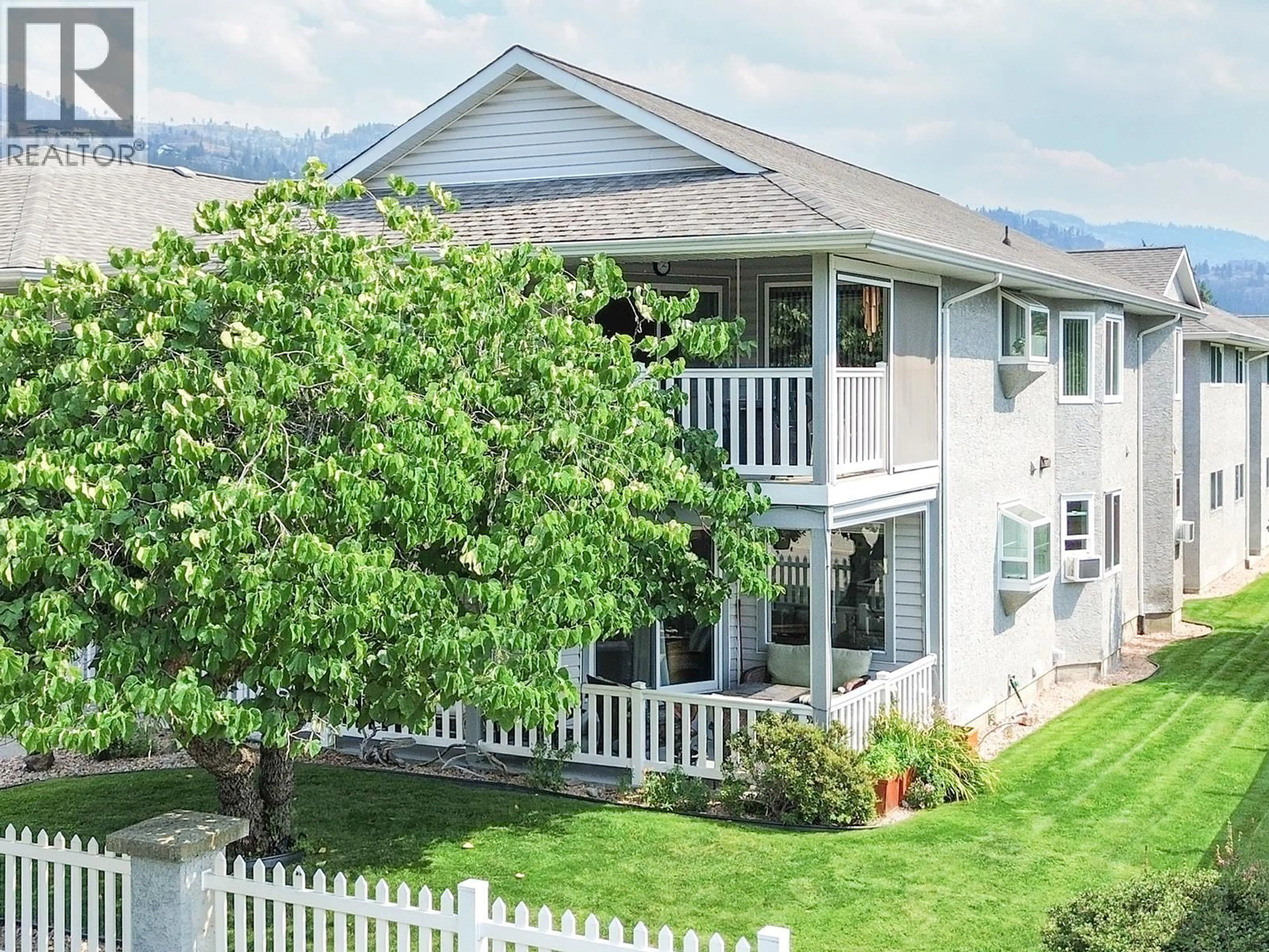 Home with vinyl exterior material, mountain view for 101 - 62 DAUPHIN AVENUE, Penticton British Columbia V2A6V8