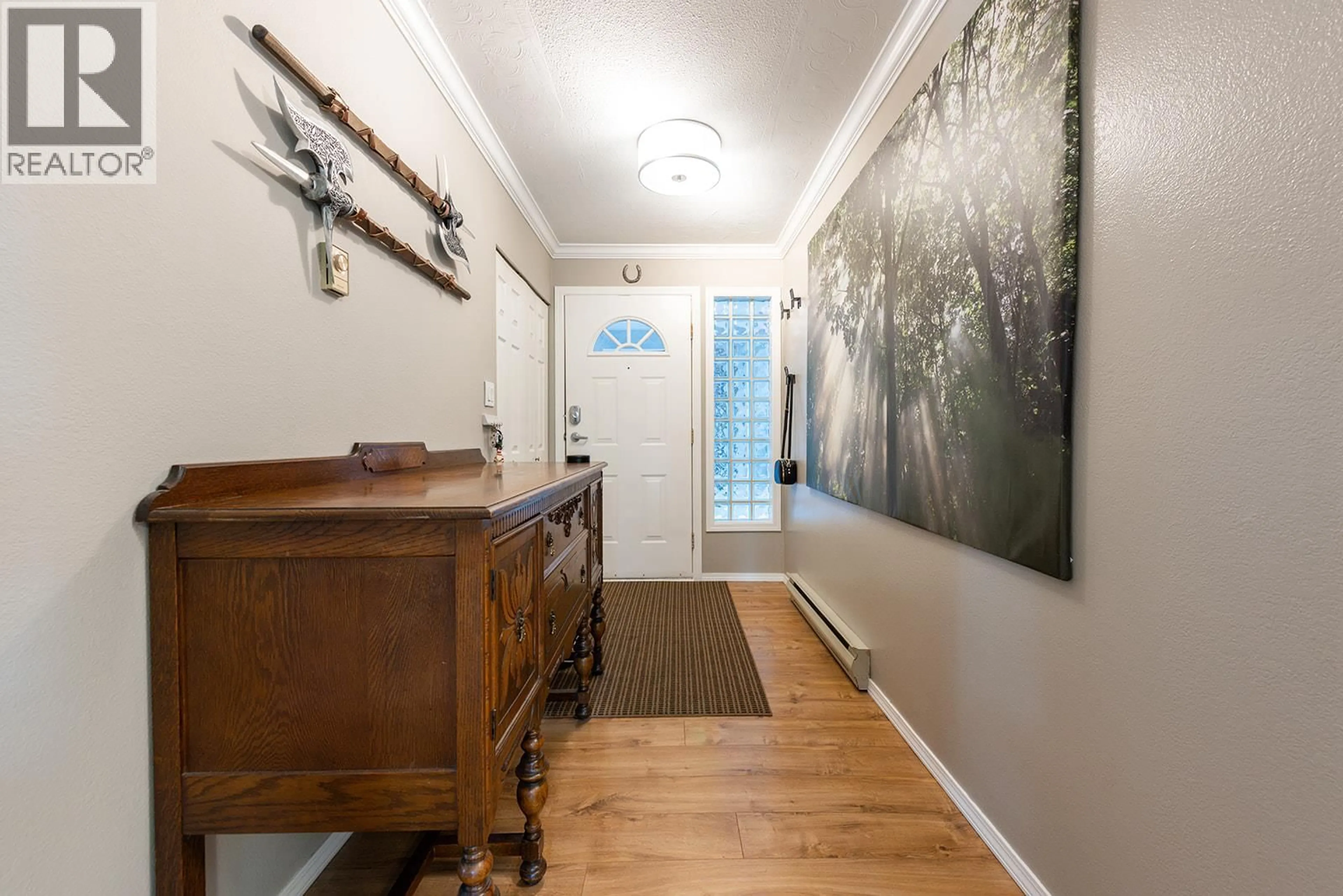 Indoor entryway for 101 - 62 DAUPHIN AVENUE, Penticton British Columbia V2A6V8
